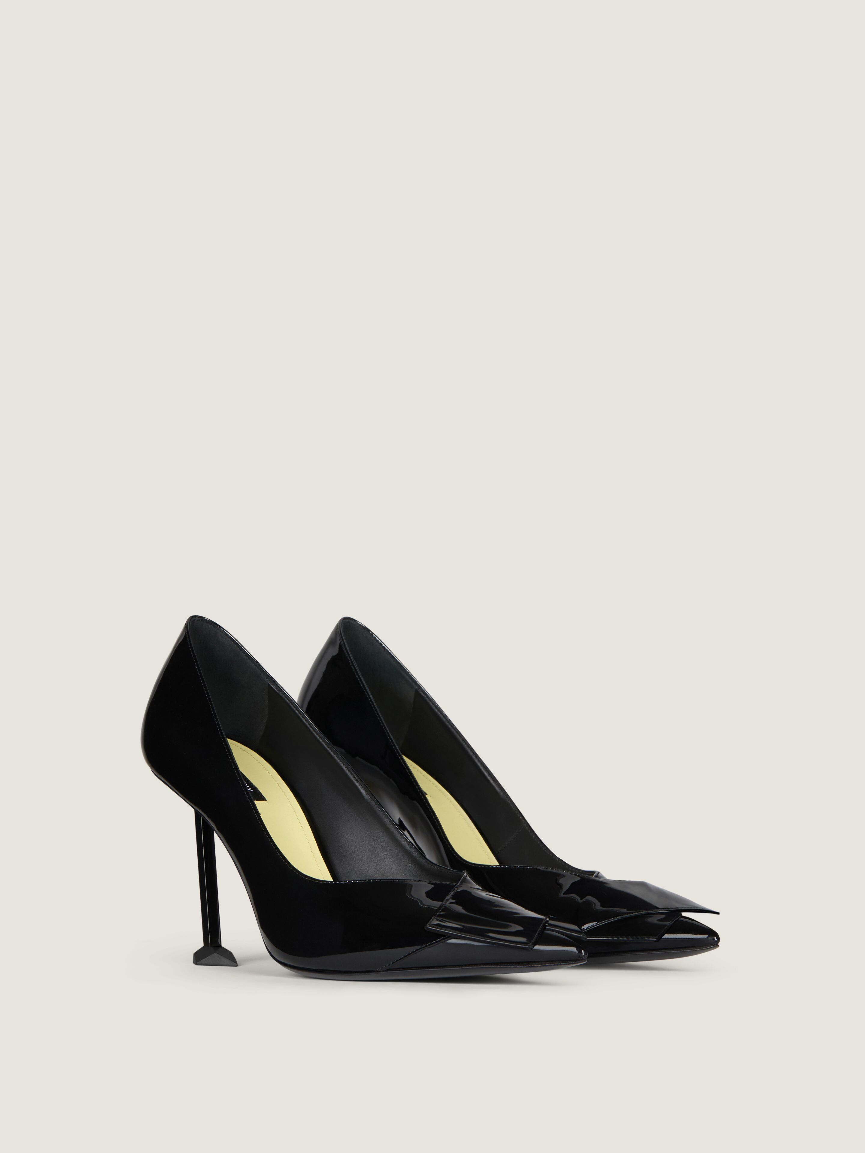 Givenchy - Women's Pumps - Calf Leather - Size 41