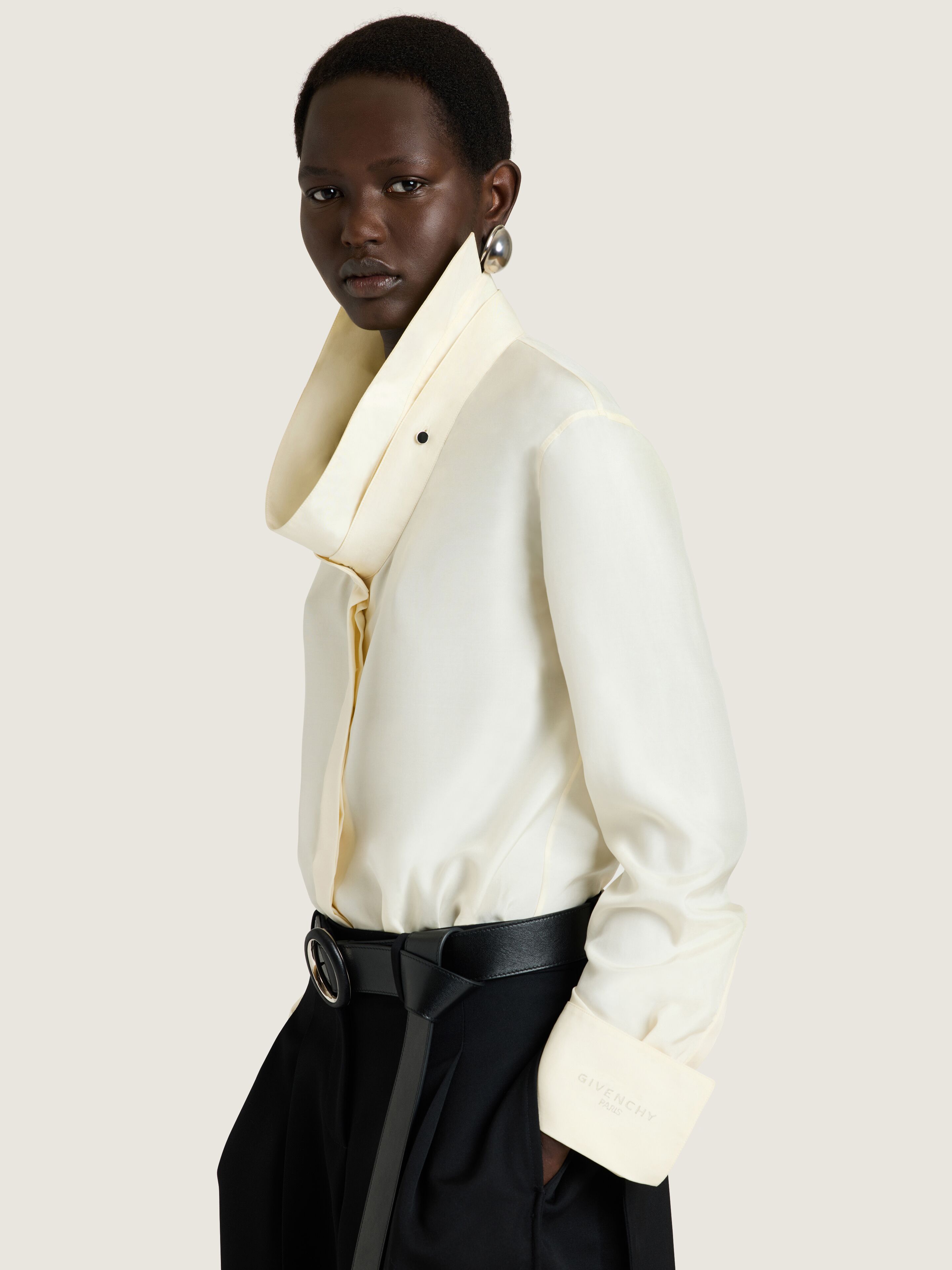 Shirt in silk with deconstructed collar 3