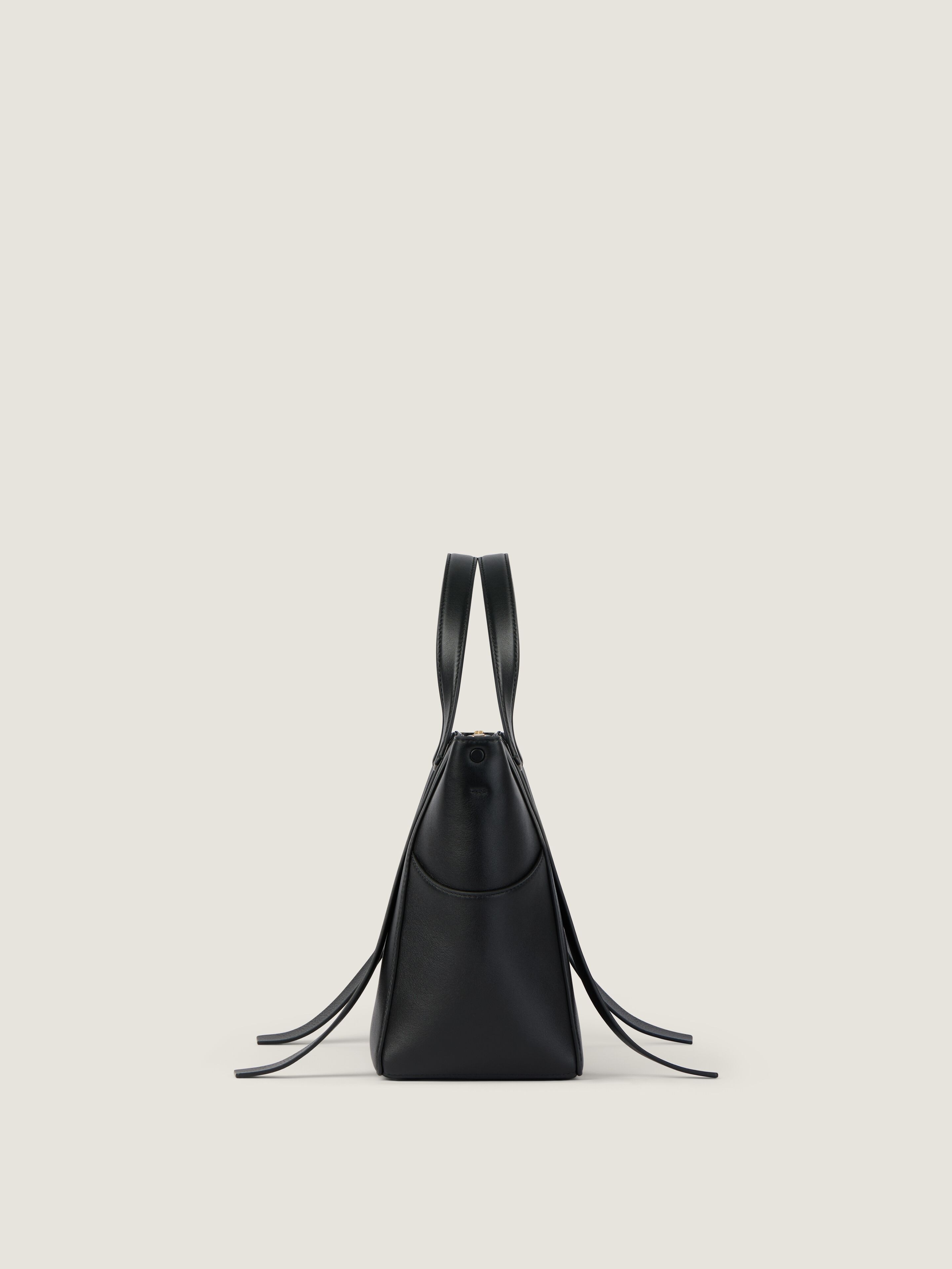 Medium The Snatch bag in grained leather in - black - BB516SB2DK