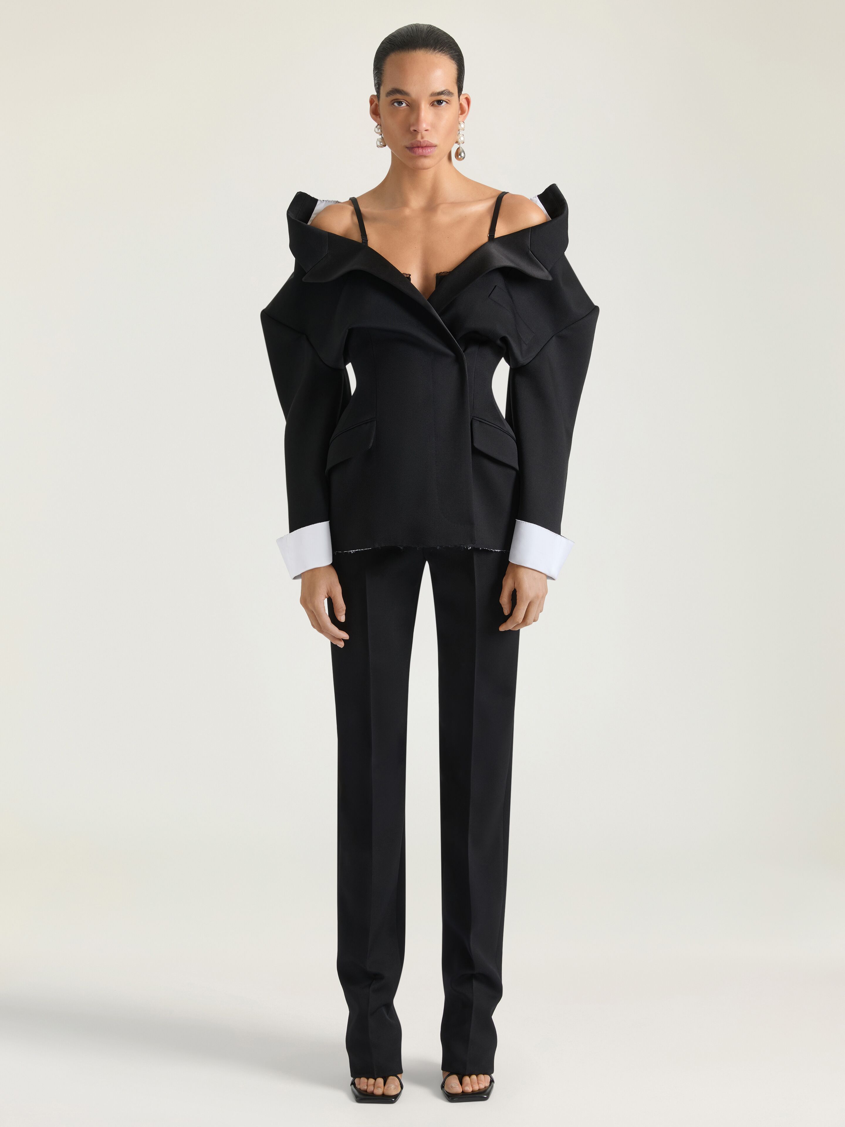 Single-breasted slashed jacket in wool grain de poudre in - black