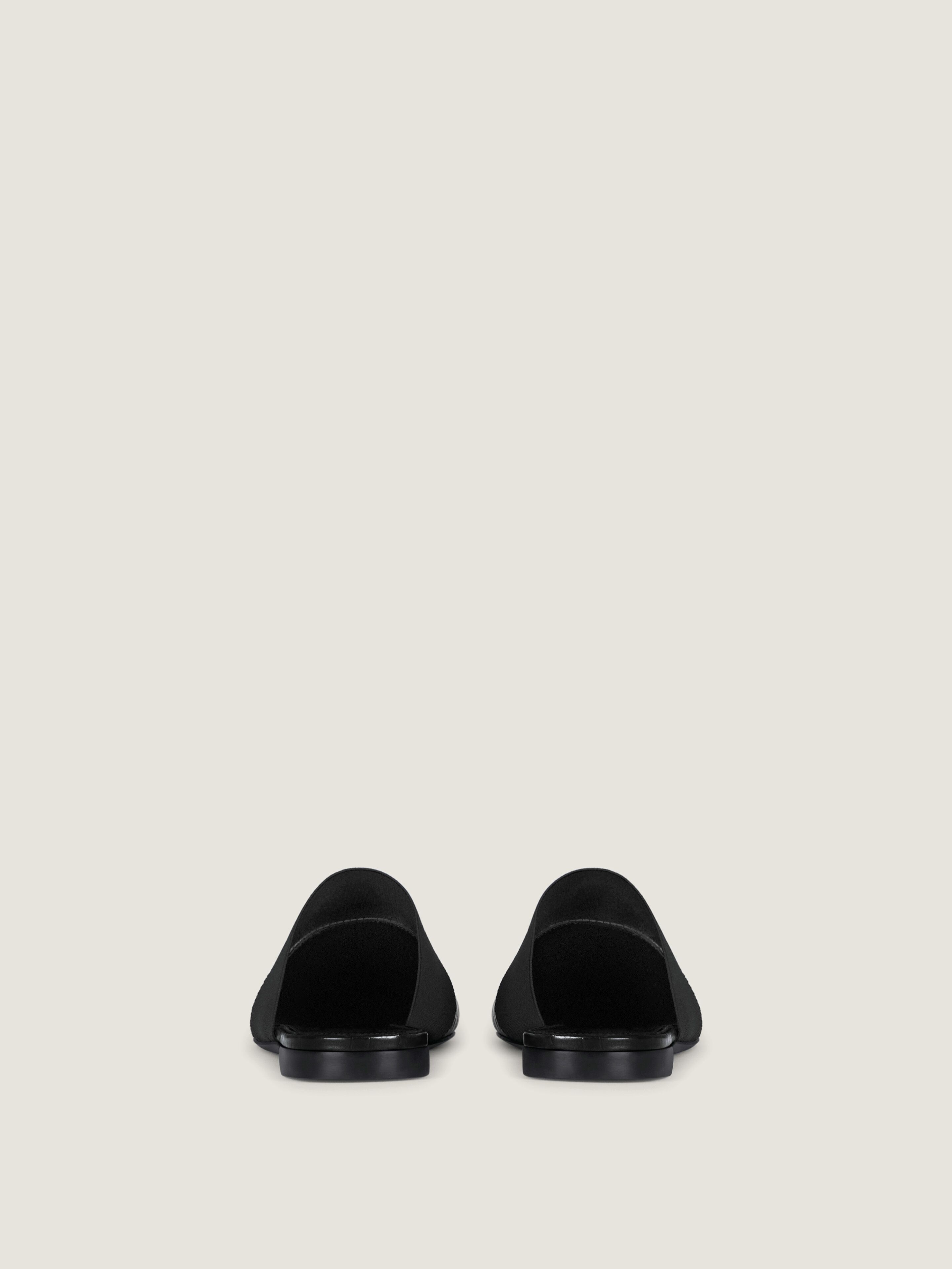 Bedford flat mules in crocodile effect leather | Givenchy CA