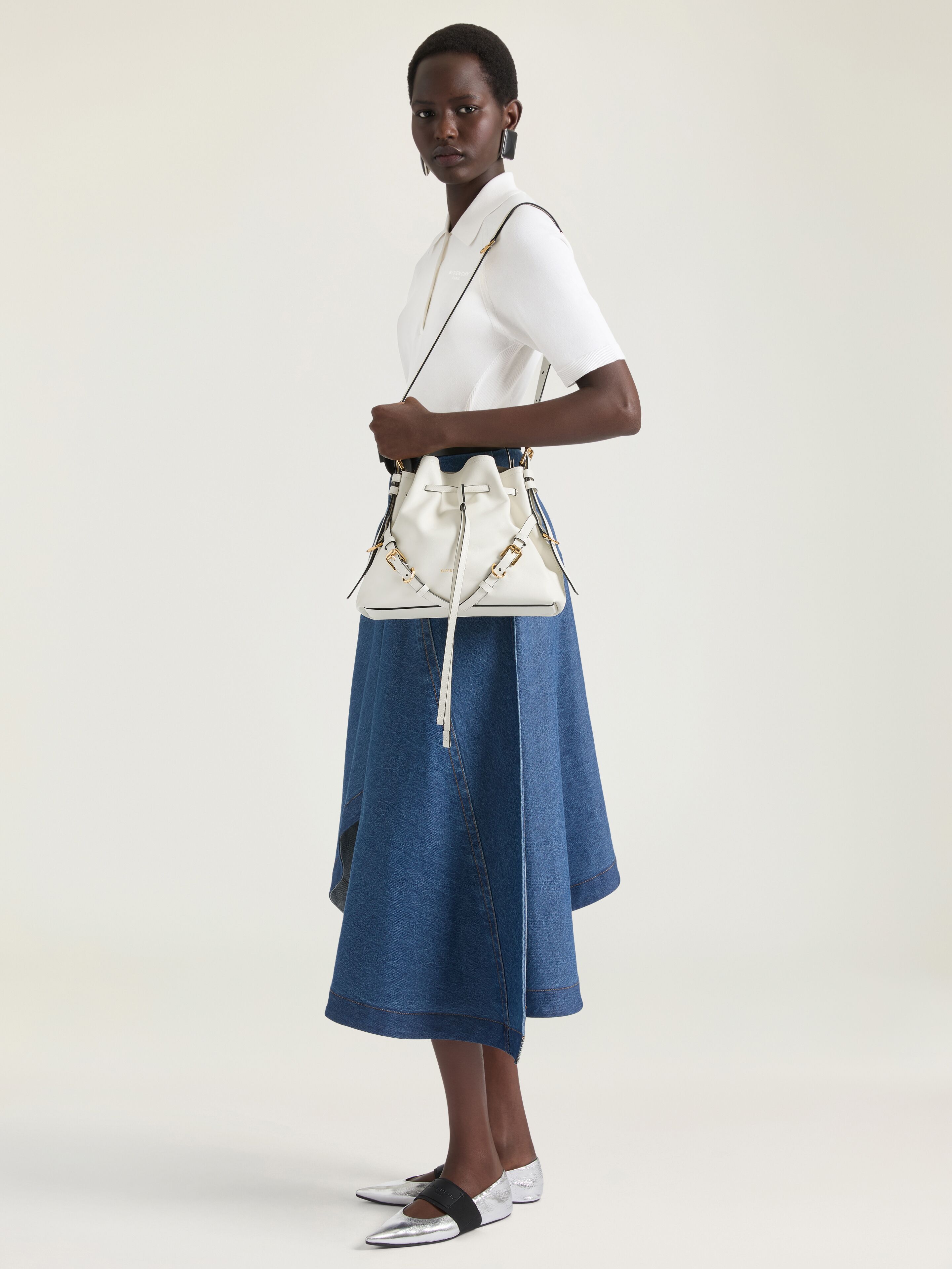 Small Voyou Bucket bag in shiny leather in - ivory - BB518PB2AE