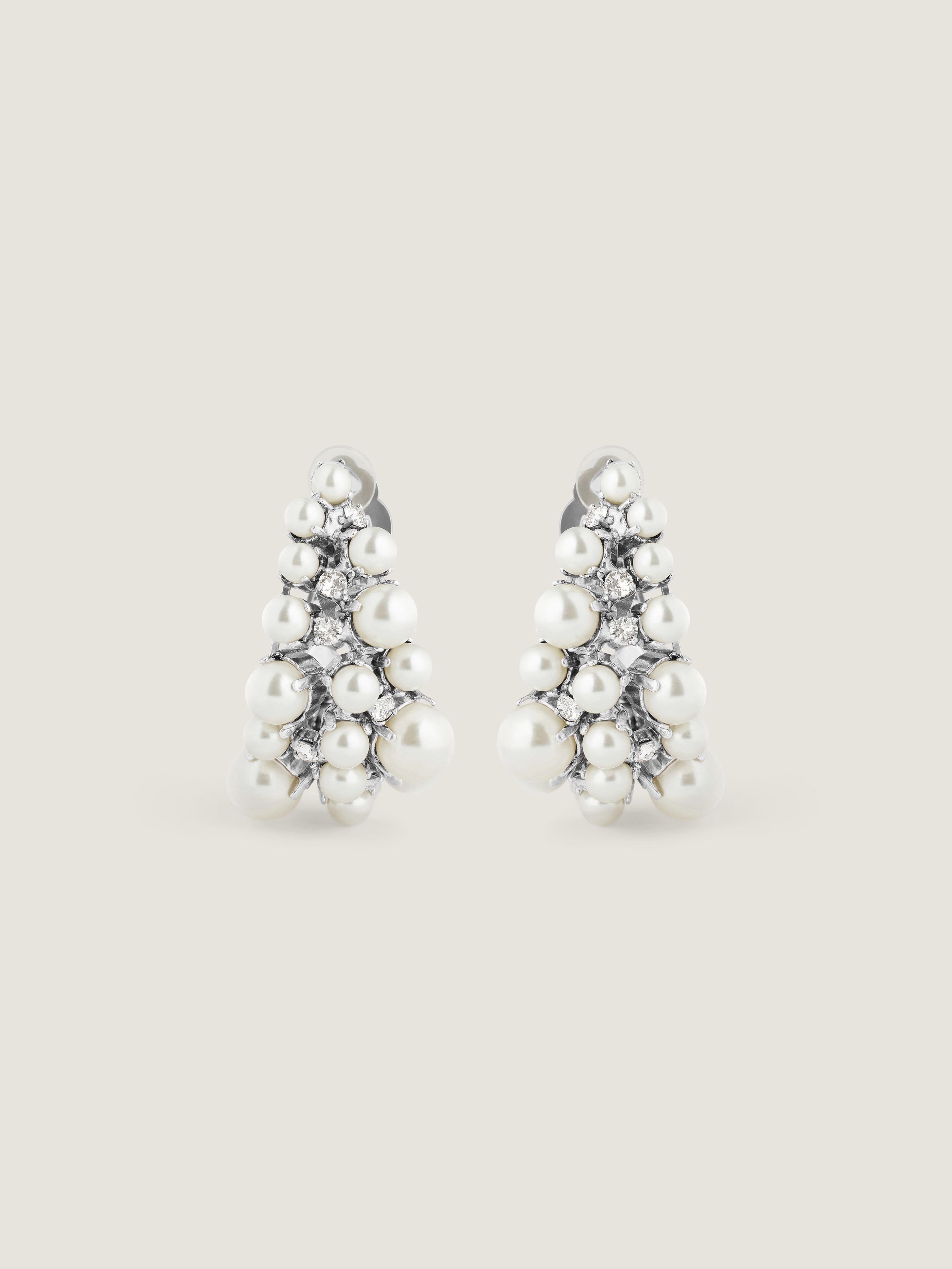 Crystal Pearl clip earrings in metal, crystals and pearls in