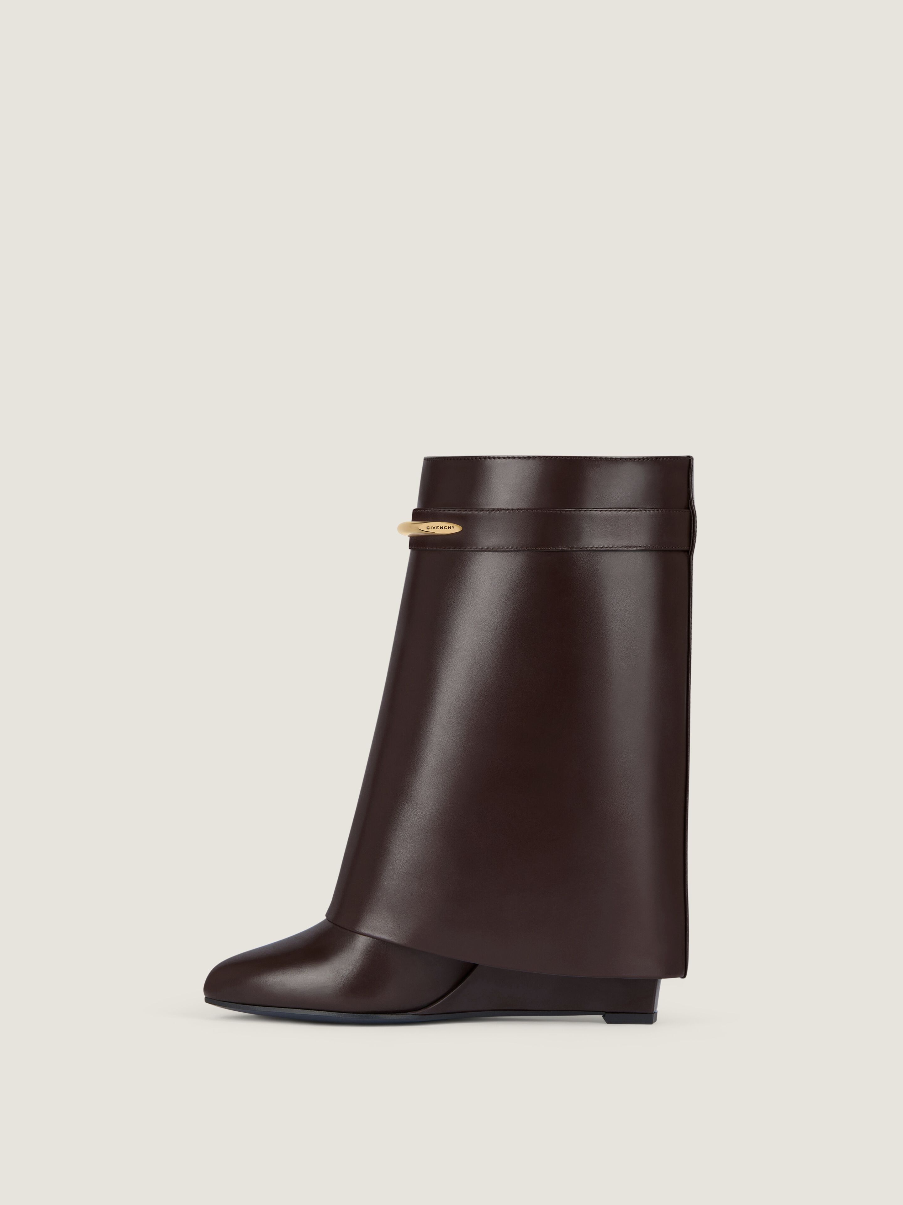 Shark Pinch ankle boots in leather in - ebony brown - BE605LE1J7
