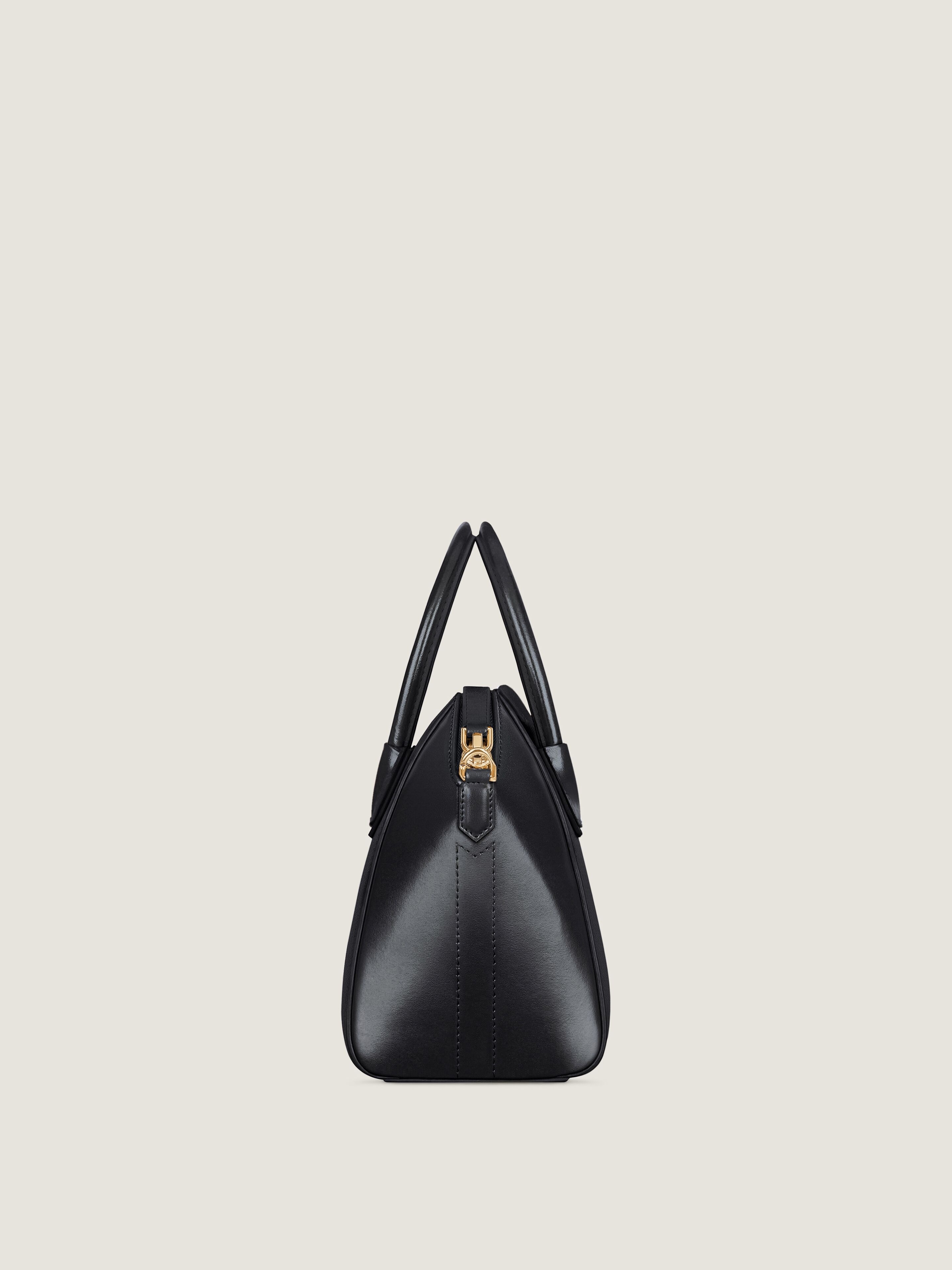 Small Antigona bag in Box leather in - black - BB5149B2AT-001