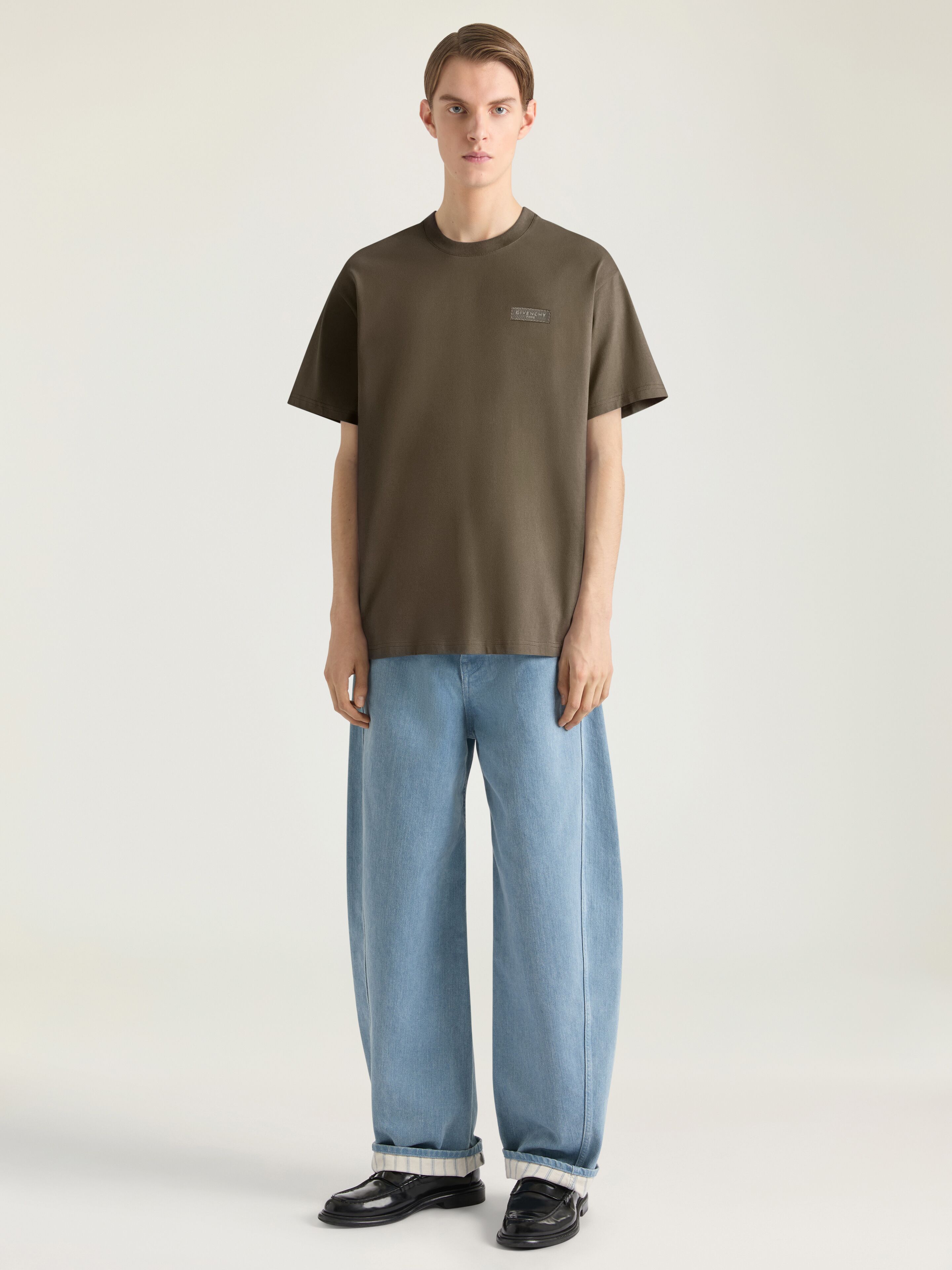 T-shirt in cotton with Givenchy Paris gros grain in - ebony brown