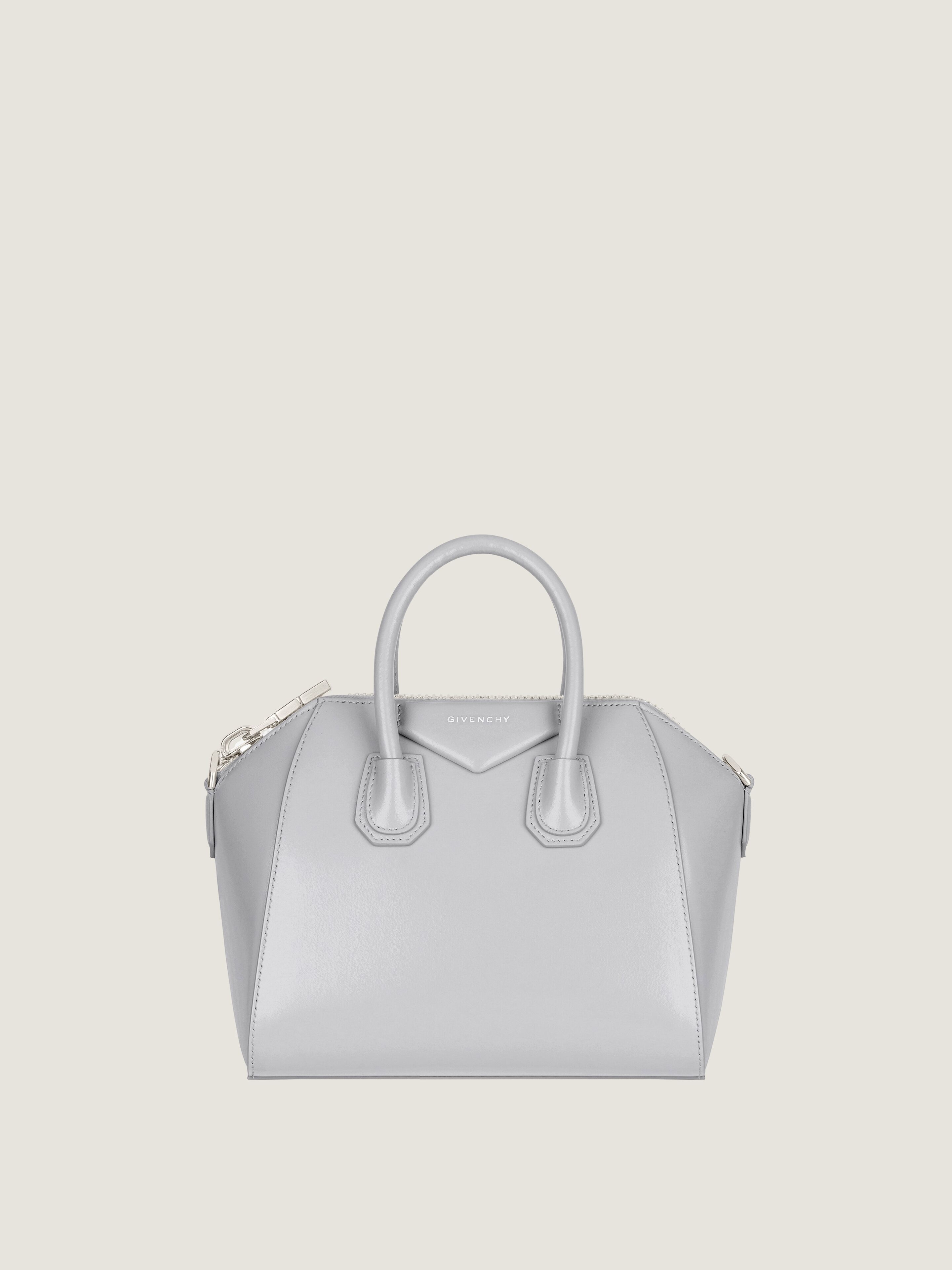 【関税込み】Givenchy グレー ミニ Antigona バッグ Mini Antigona bag in leather in - soft tan | Givenchy ES