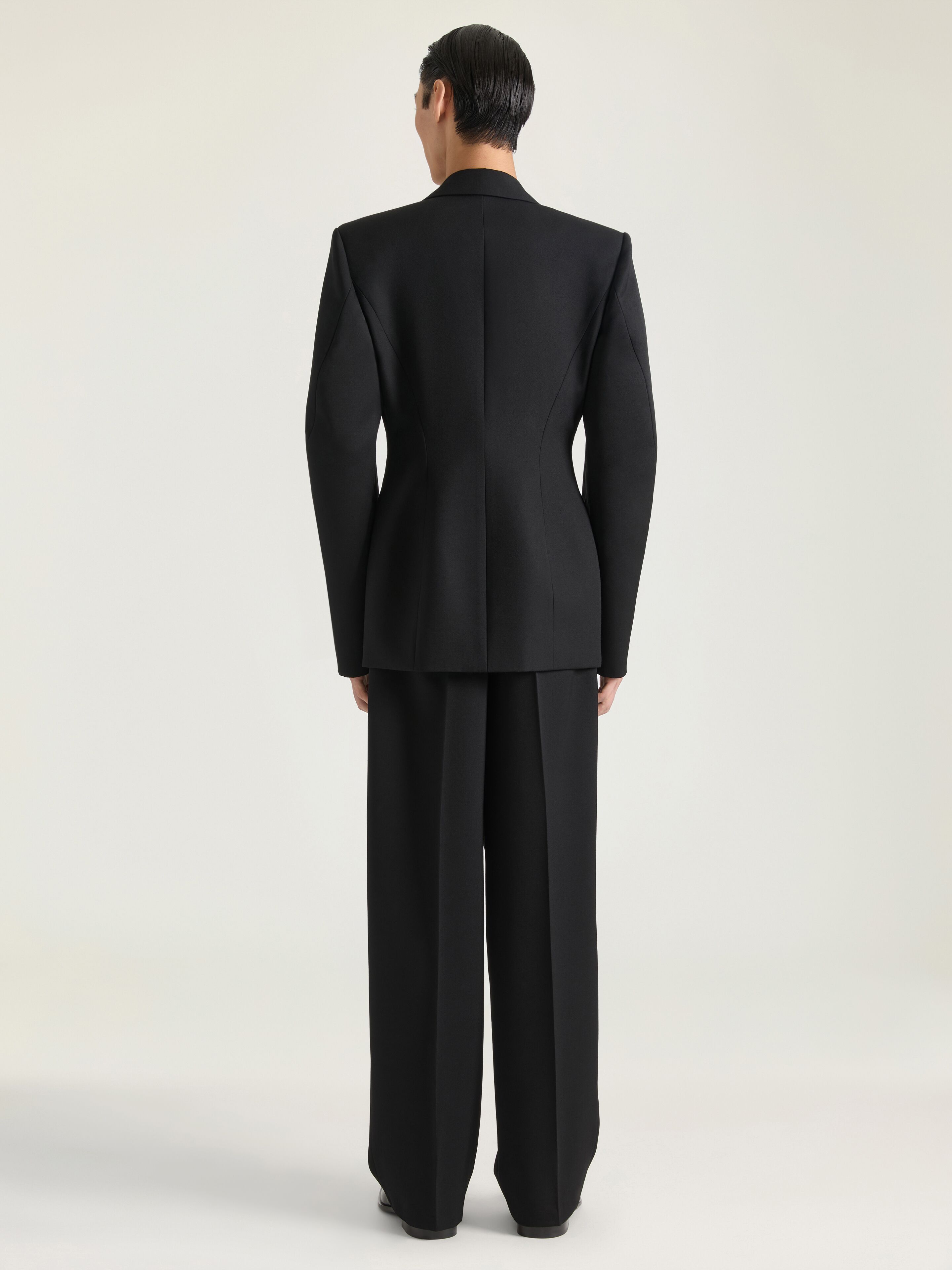 Single-breasted form fit jacket in wool in - black - BM30LX15CT