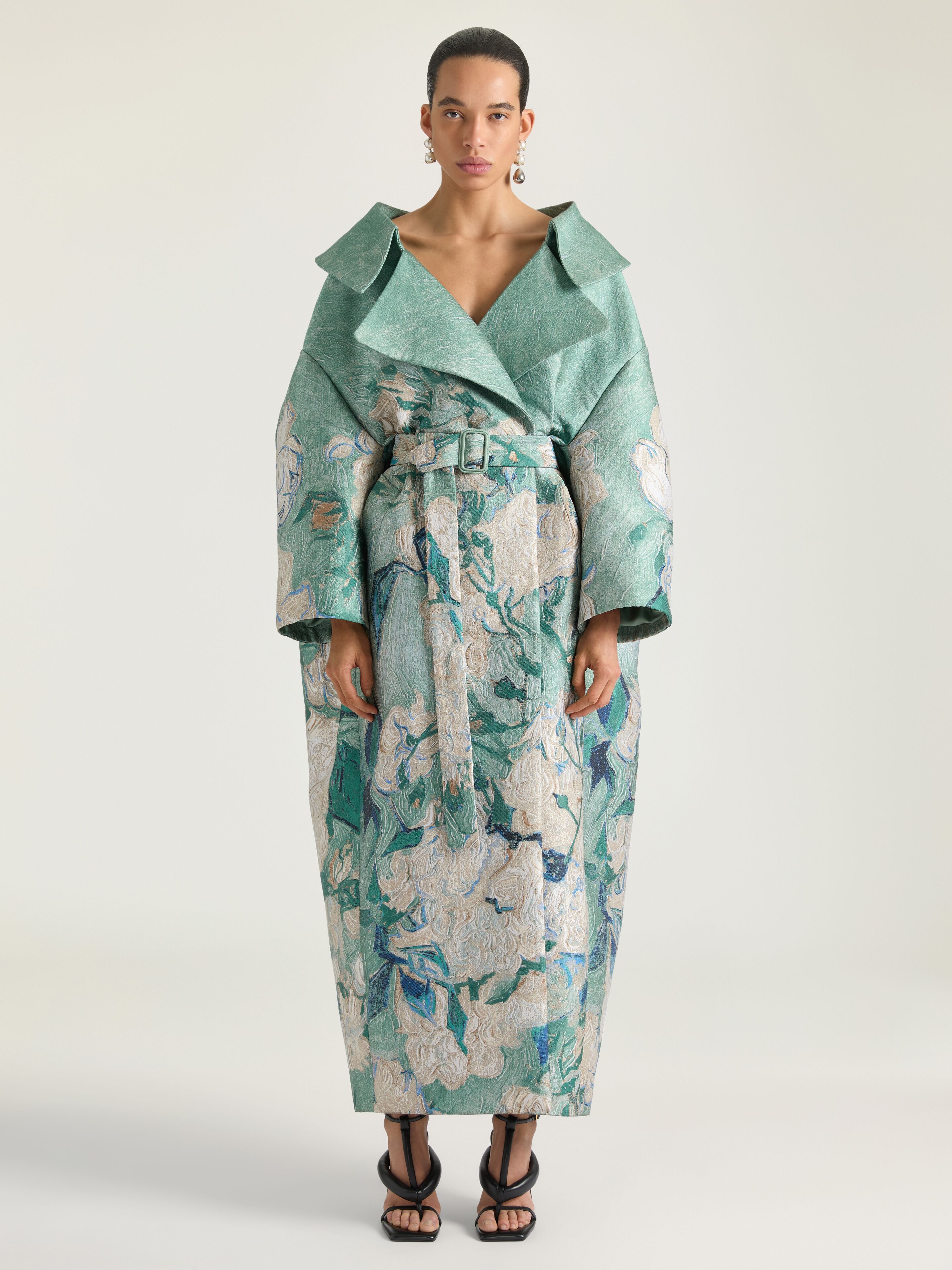 Slashed long coat in Roses jacquard in - green - BW00VK16R3-300