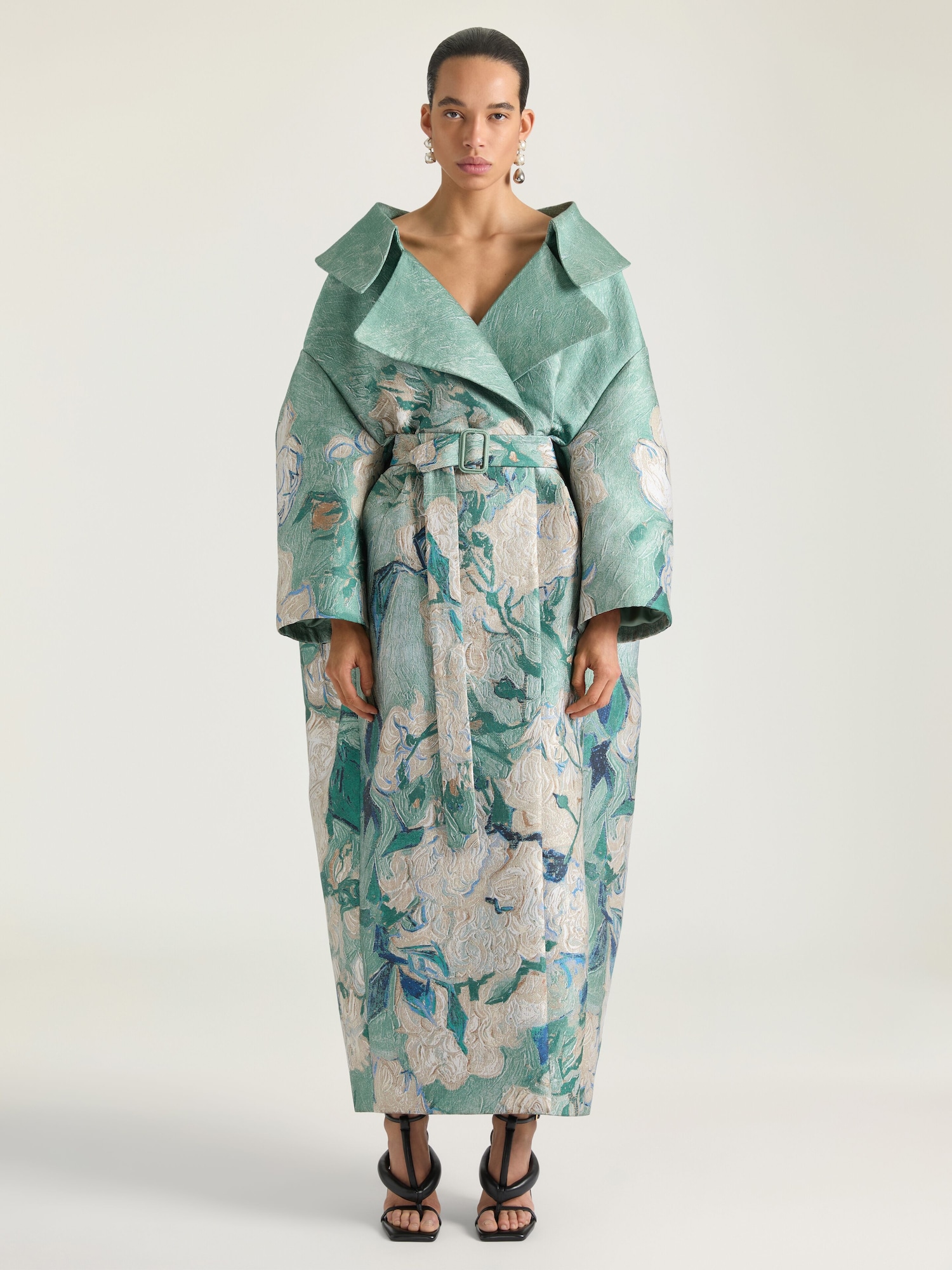 Slashed long coat in Roses jacquard in - green - BW00VK16R3-300 