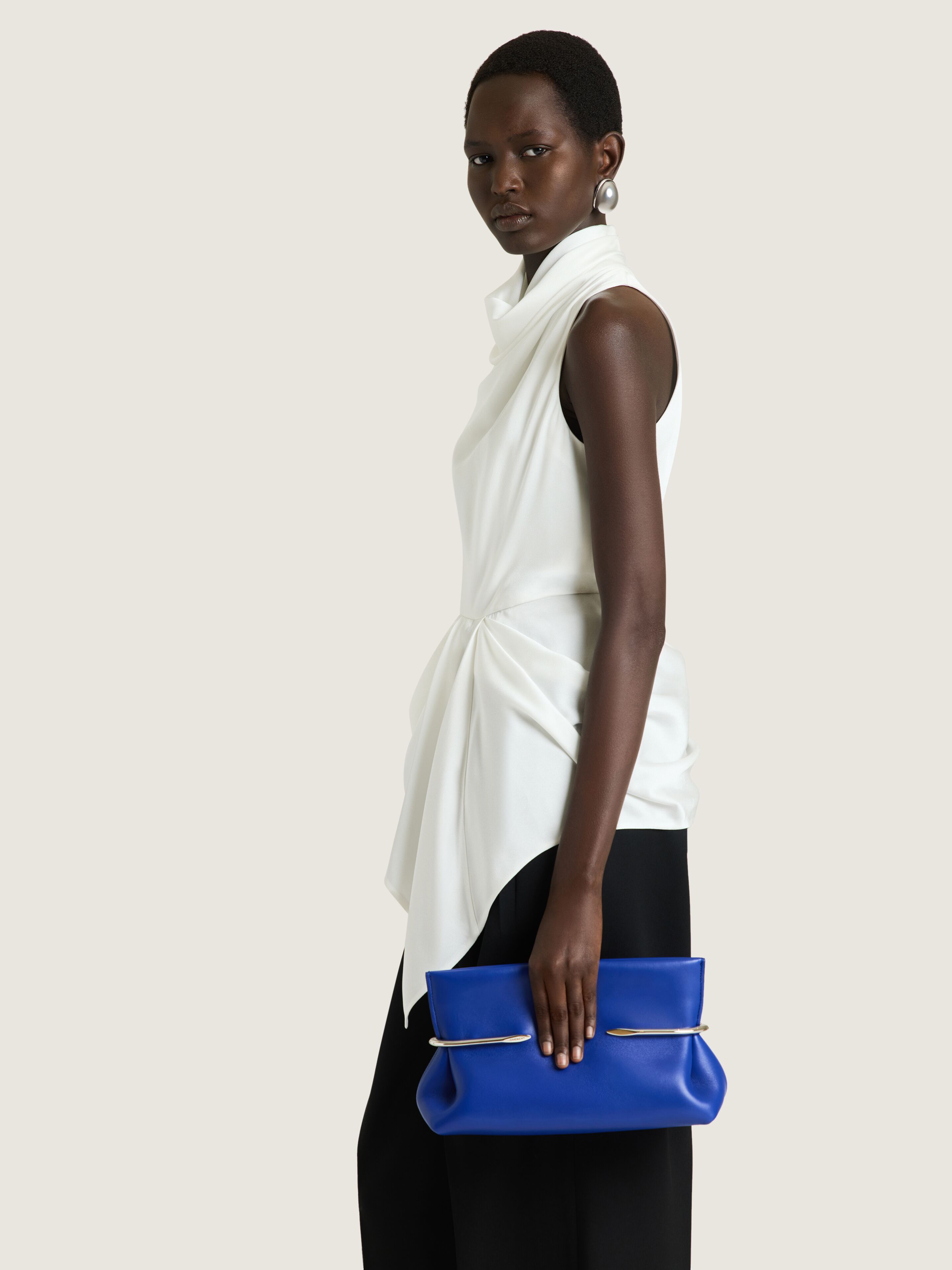 Pinch Soft clutch in nappa leather in - cobalt blue - BB5171B1Y1