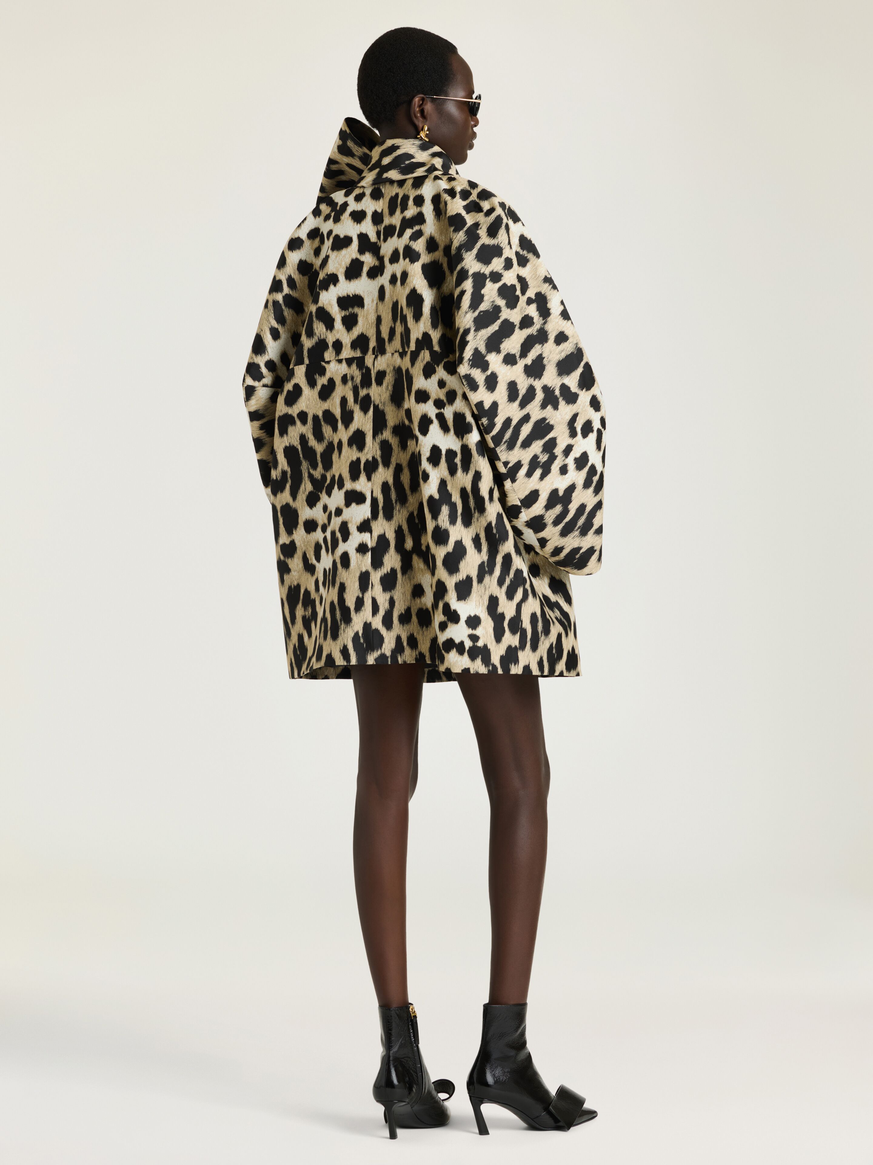 Cocoon coat in leopard jacquard with scarf in - beige - BWC0G316VJ