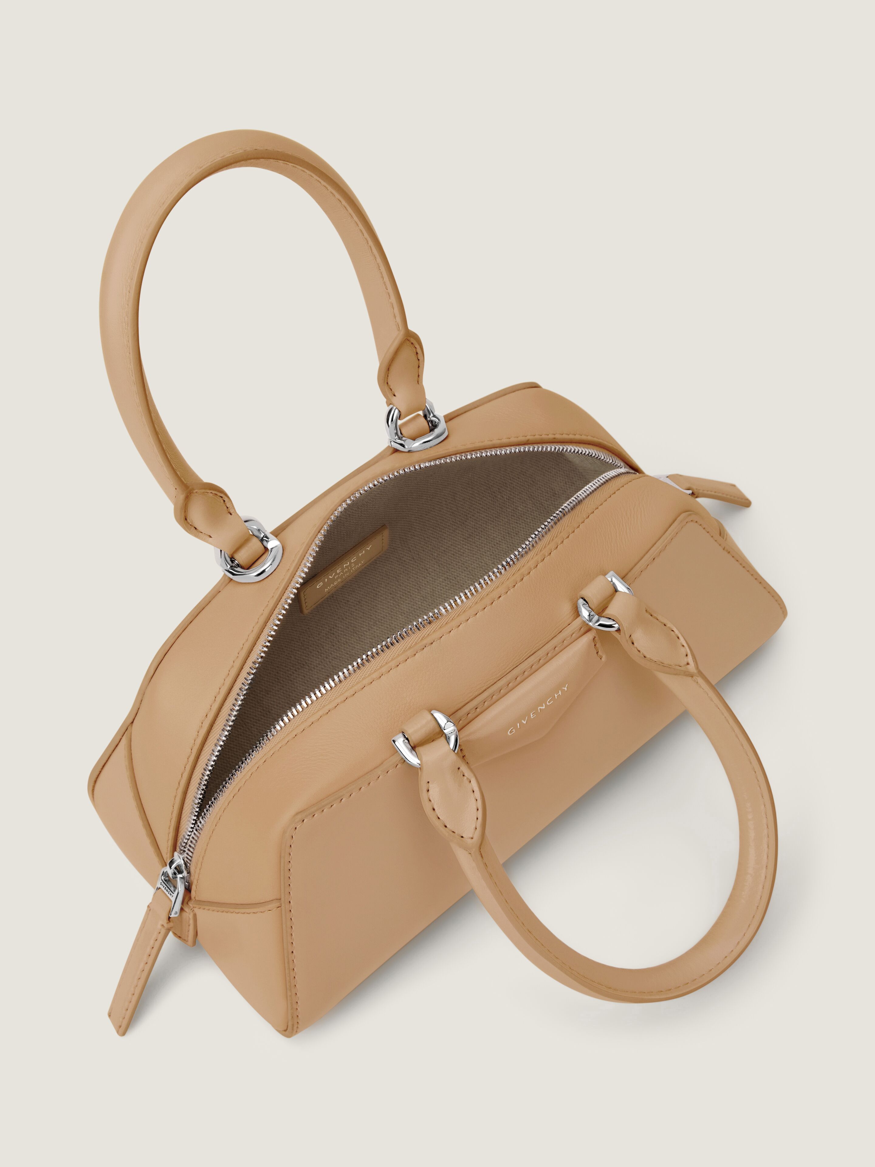 Mini Antigona East-West bag in Box leather in - sand - BB5146B2EN