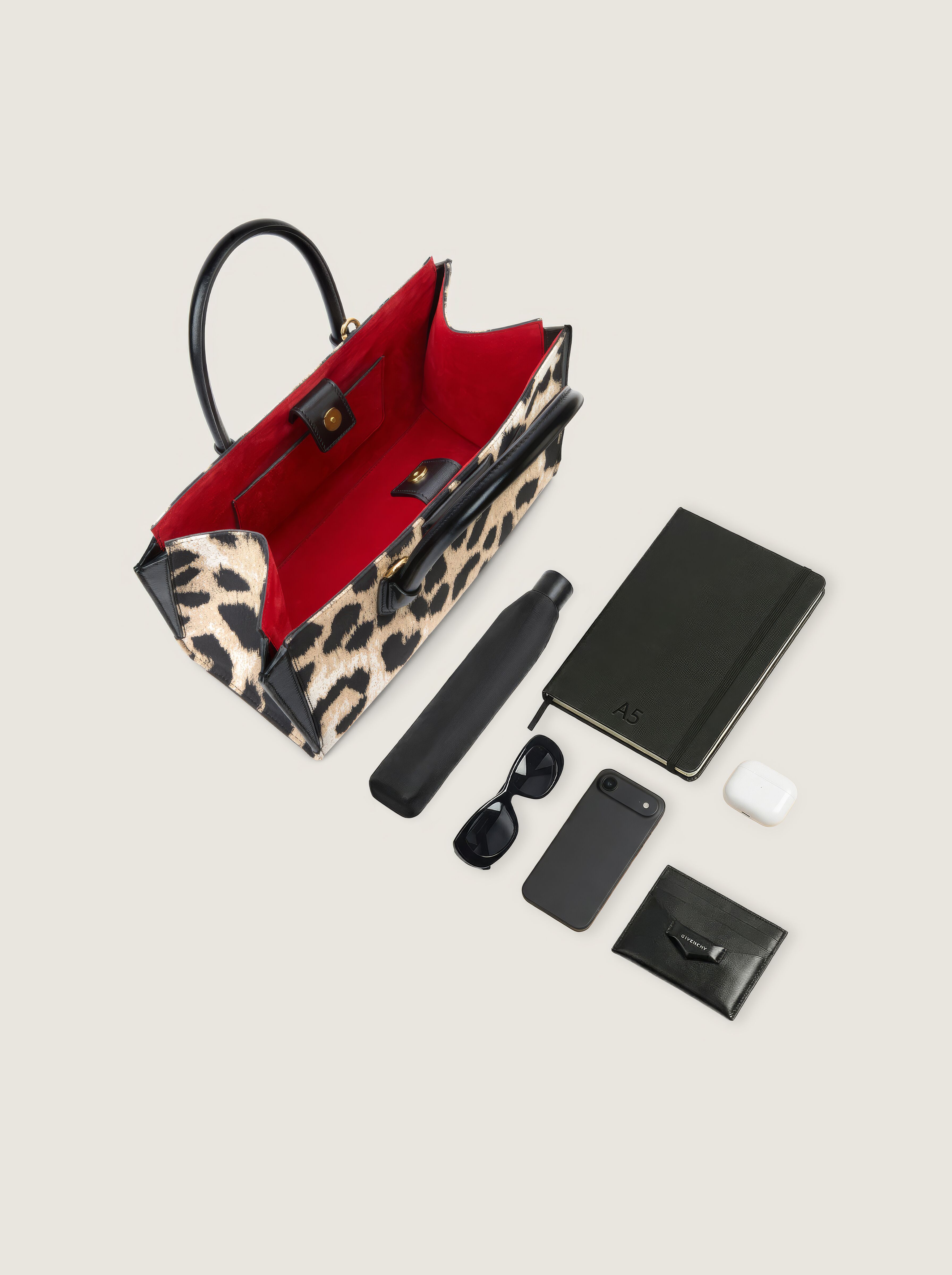 M*a様 正規品 Givenchy パドロック カーディガン ブラック arch Small Antigona Catchall bag in leopard jacquard | Givenchy US