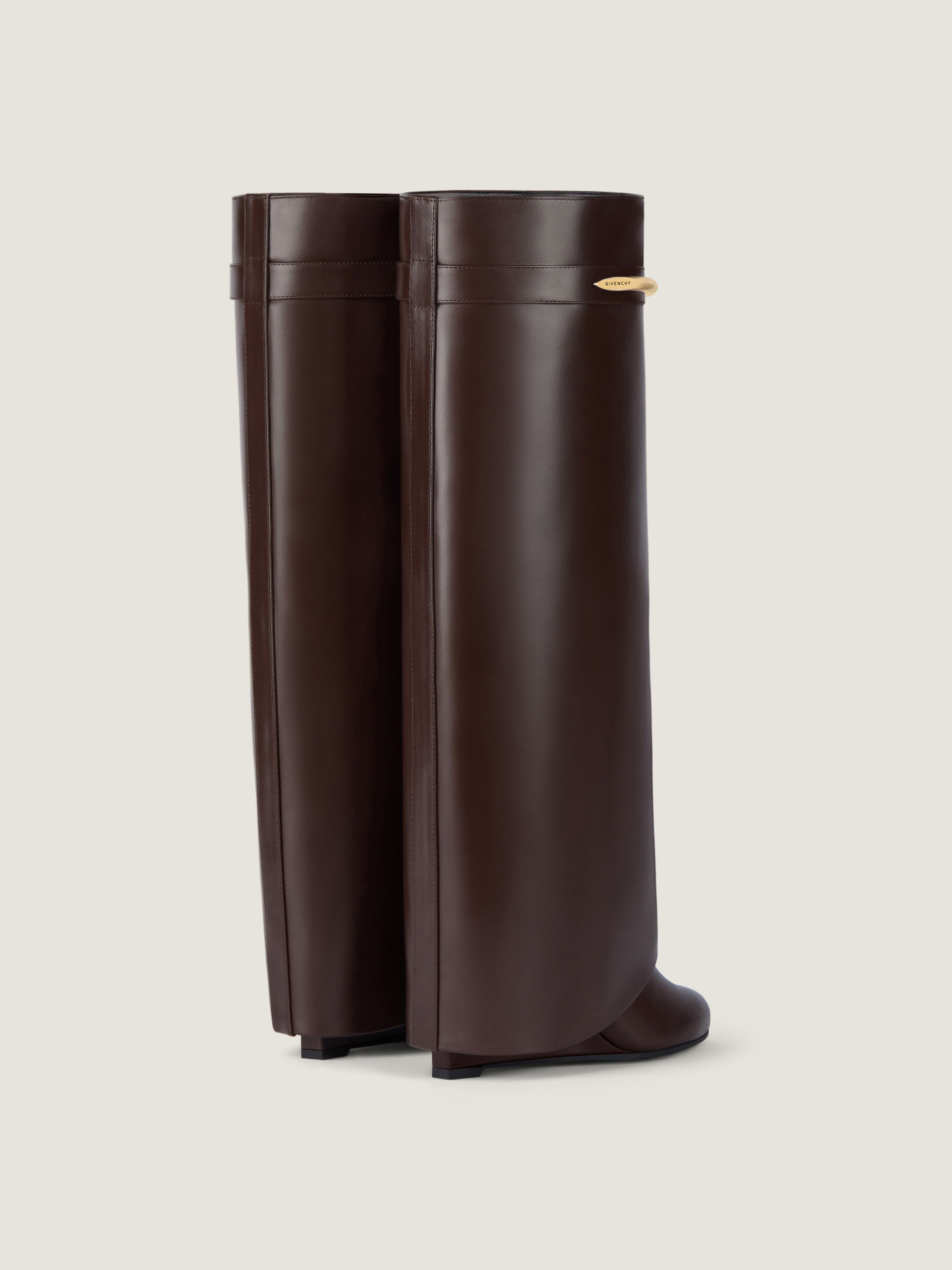 Shark Pinch boots in leather | Givenchy CA | Givenchy