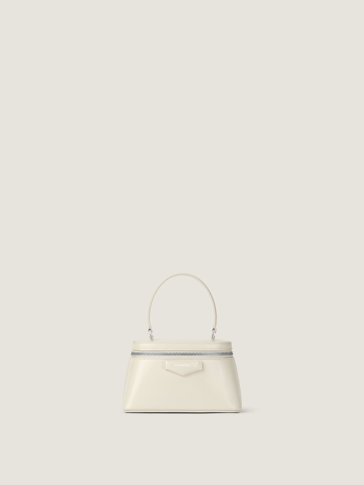 Antigona vanity bag in Box leather with chain