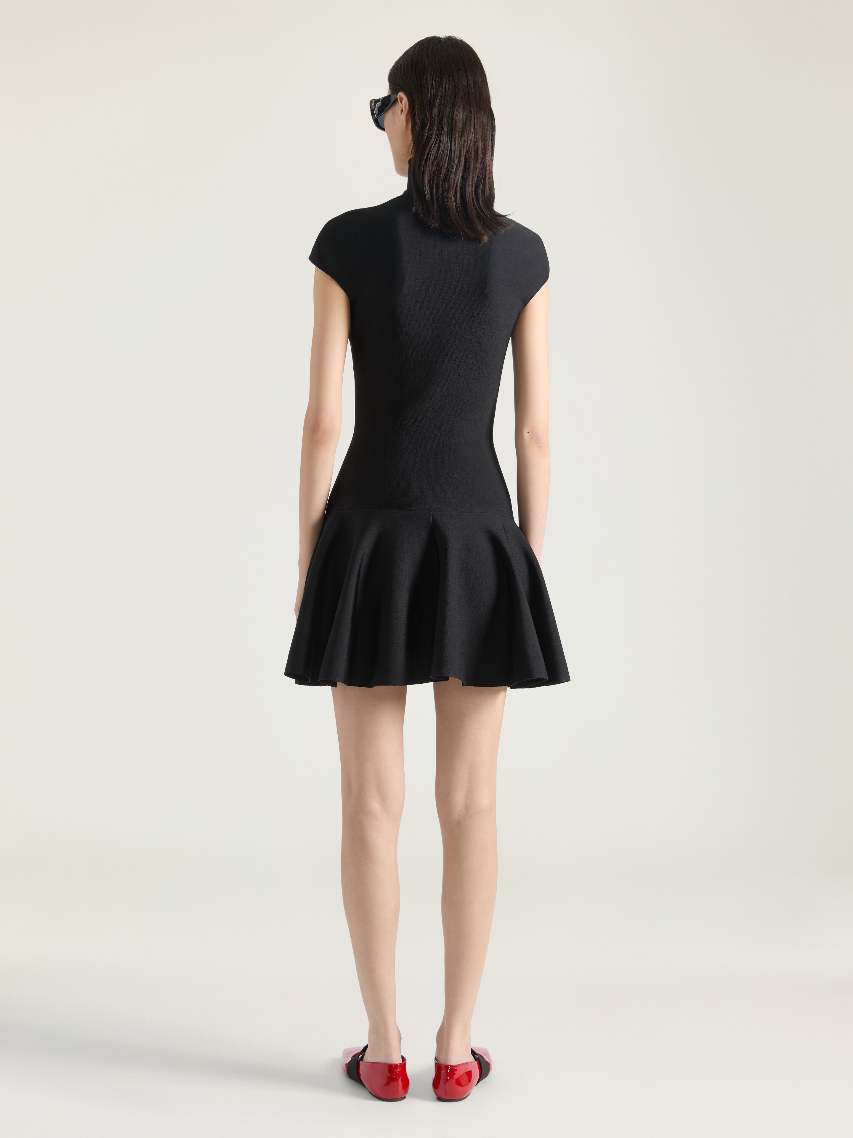 新品タグ付き✨Theory リブニットドッキングミニドレス　ブラック フレア ニット ミニ ドレス - ブラック - ハイブランド | GIVENCHY JP