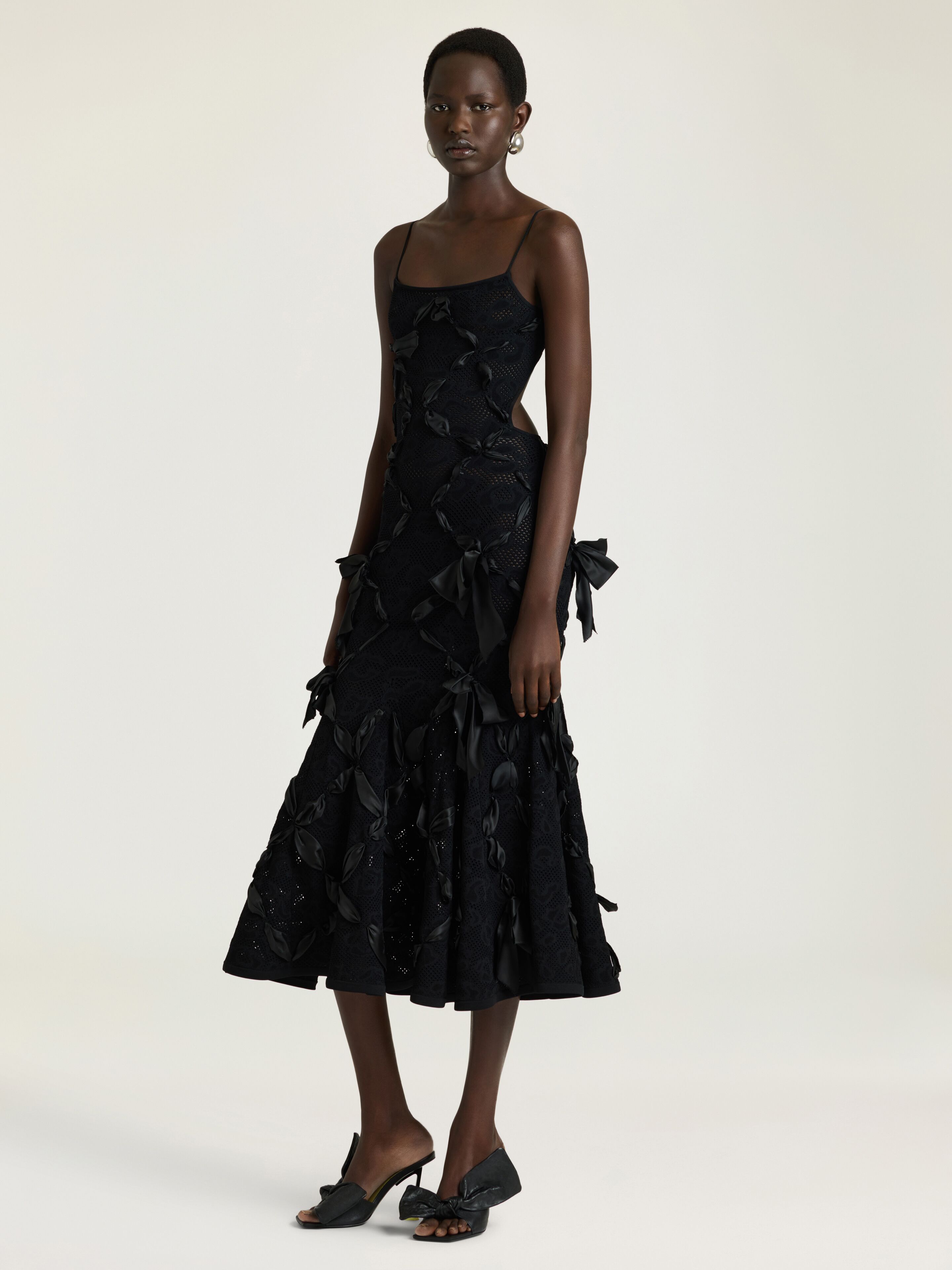 jiltu petit frill long dress check×black Sliced long dress in leopard lace with ribbons in - black
