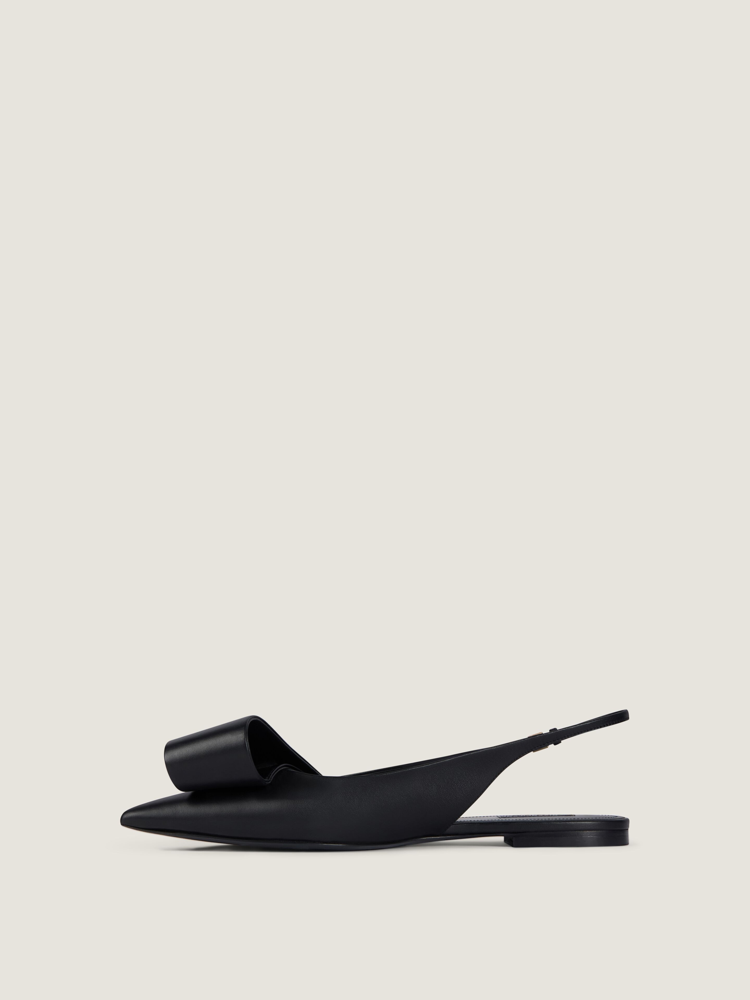 Twisted Ribbon flat slingbacks in leather in - black - BE501CE1J7
