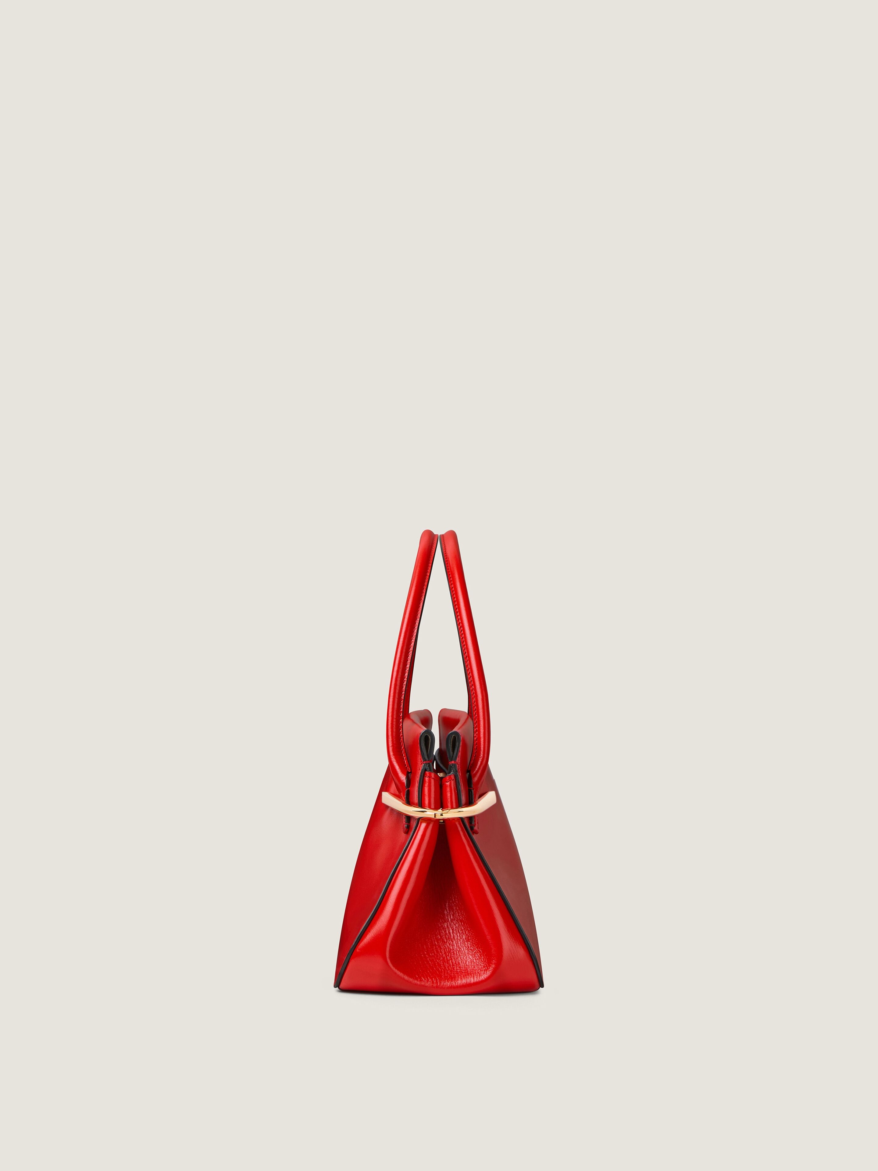 Medium Pinch bag in leather in - deep red - BB5158B2CN-699