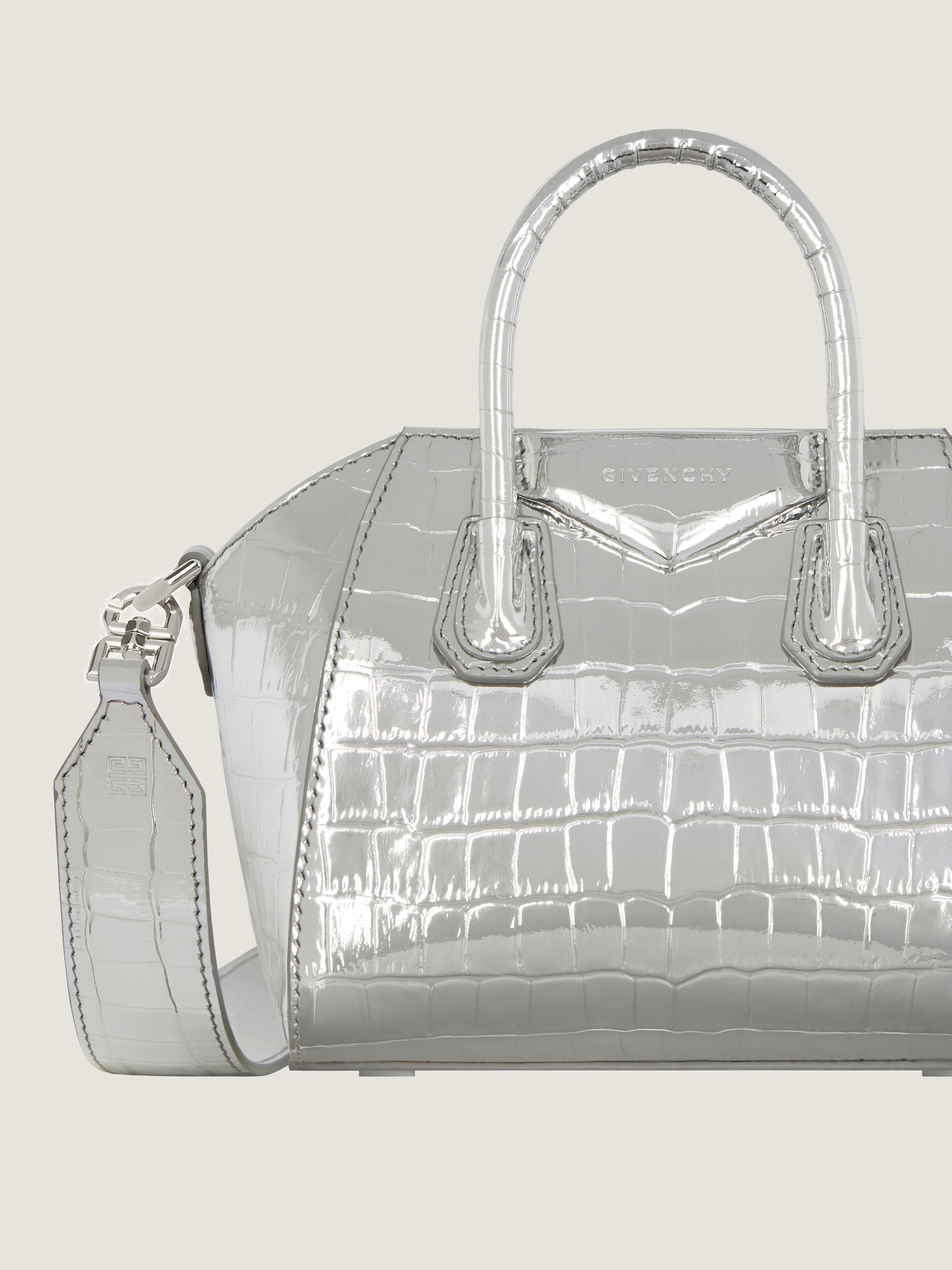 GIVENCHY アンティコナミニトトハック BB50TNB13A 257 Mini Antigona bag in Box leather | Givenchy CA | Givenchy
