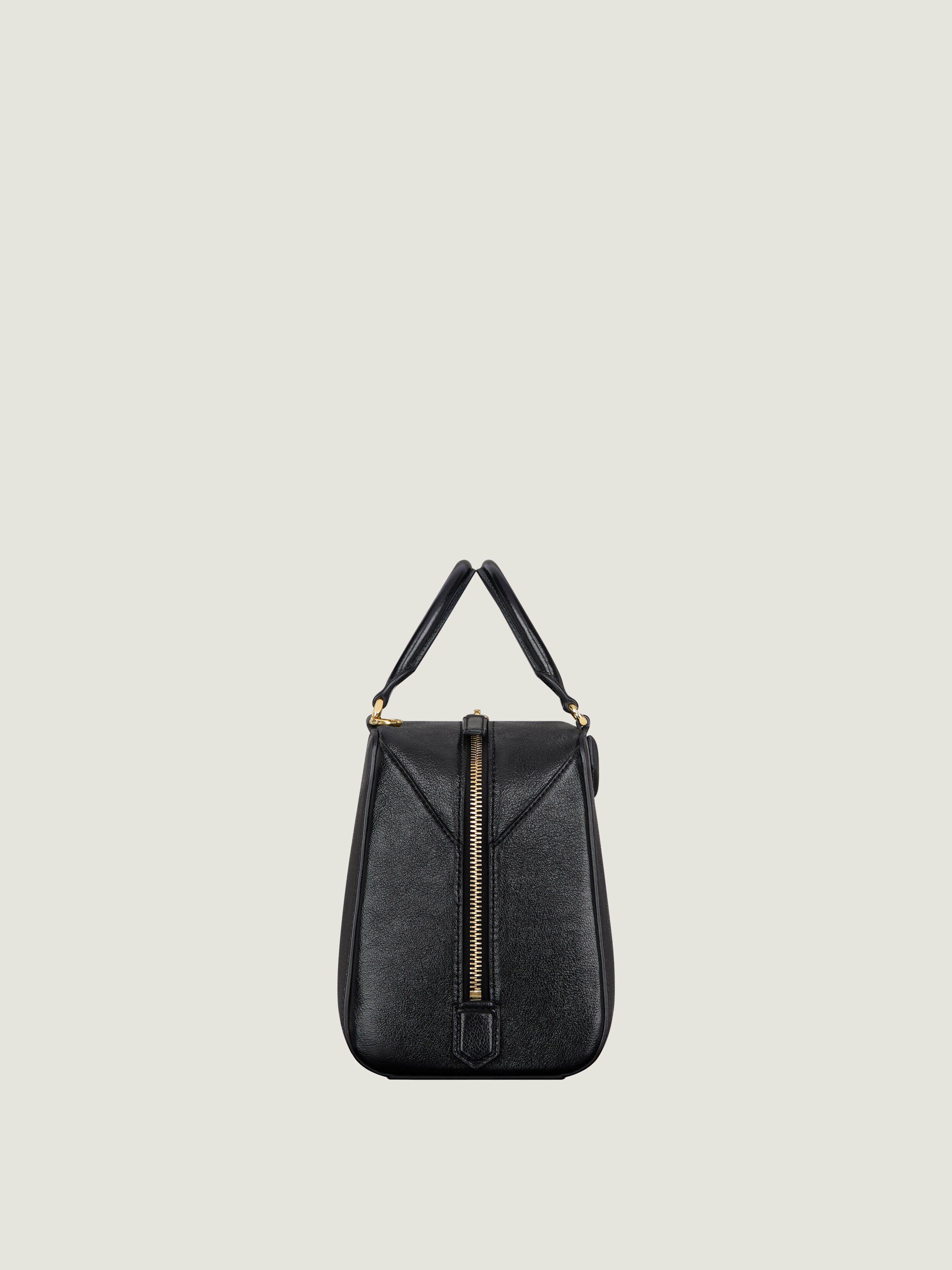 Mini Antigona Cube bag in leather in - black | Givenchy US