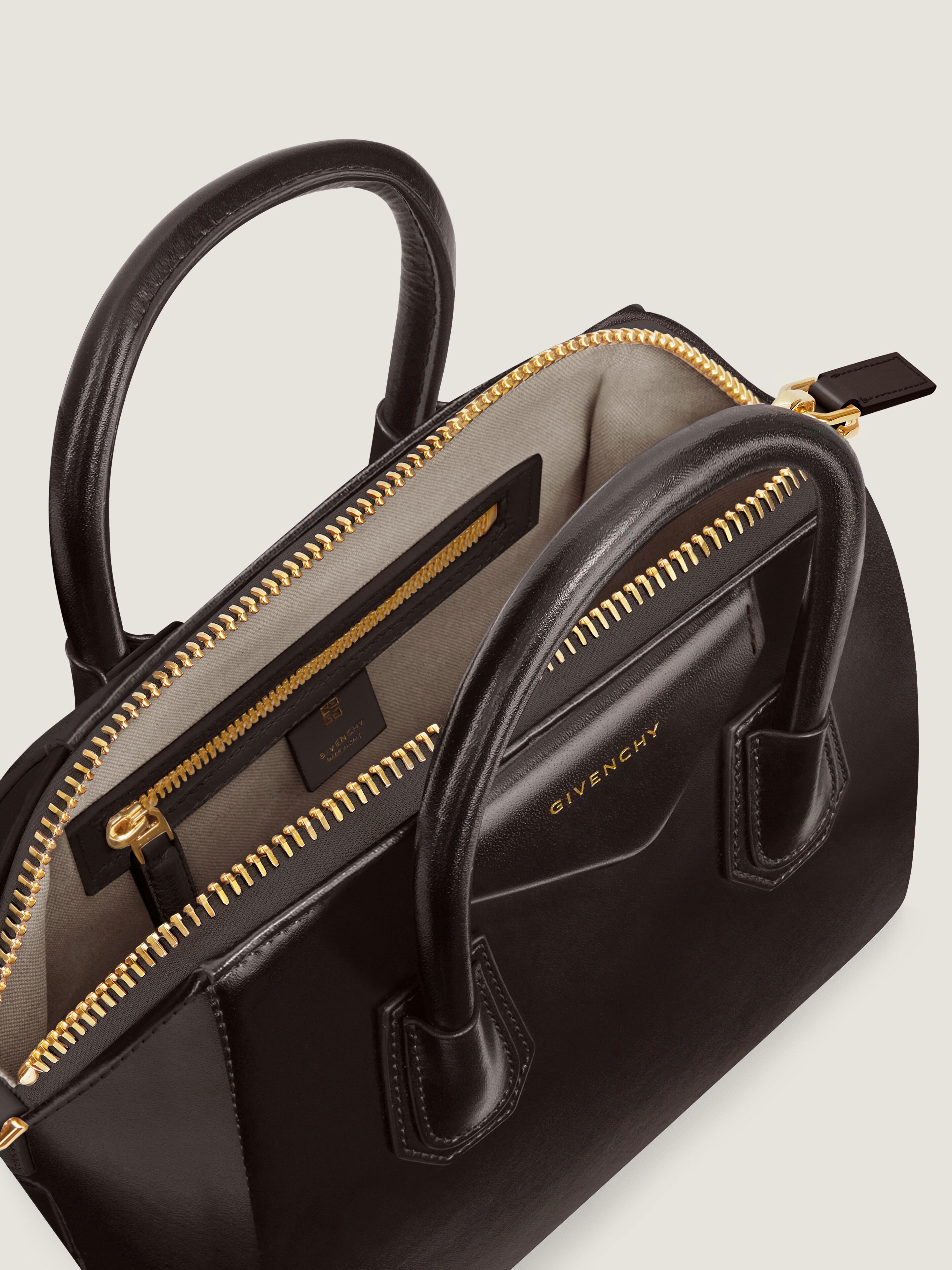 GIVENCHY カーフレザー　ハンドバッグ　ボックス　スクエア　ブラック Givenchy Box Calfskin Shark Lock Bucket Bag Black 1836809
