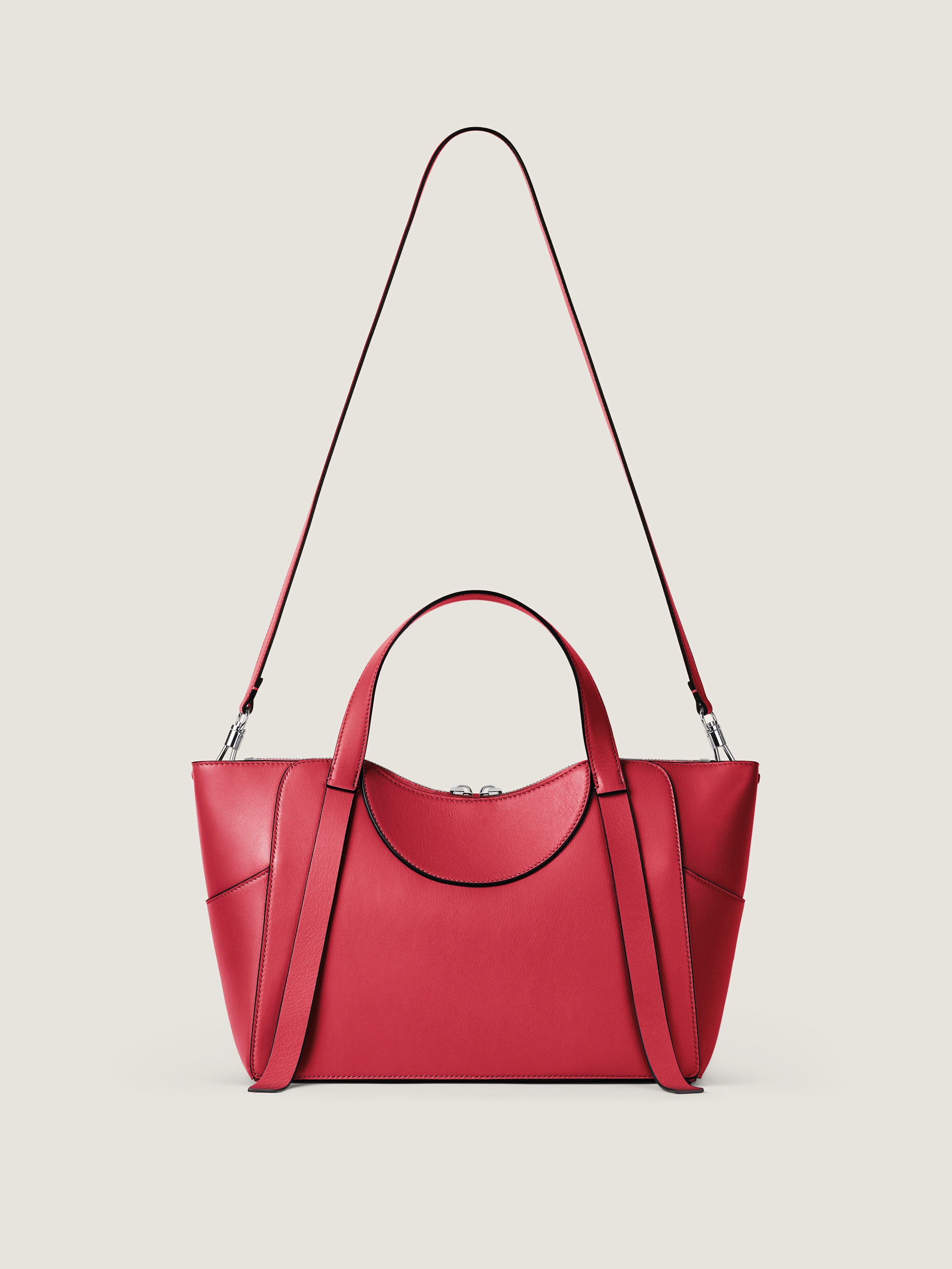 Medium The Snatch bag in grained leather | Givenchy US | Givenchy