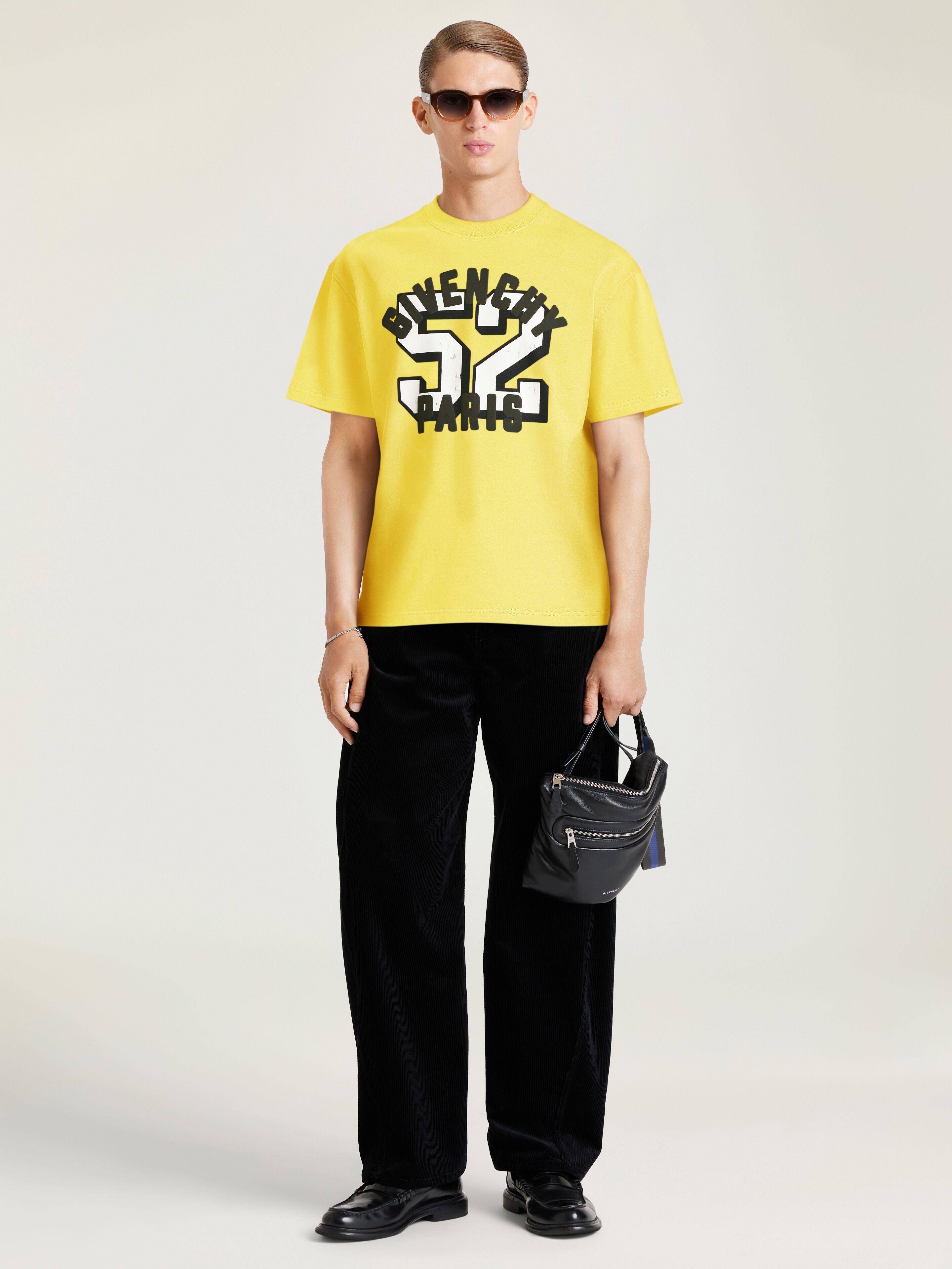 Boxy-fit t-shirt in cotton with Givenchy Paris 52 print | Givenchy