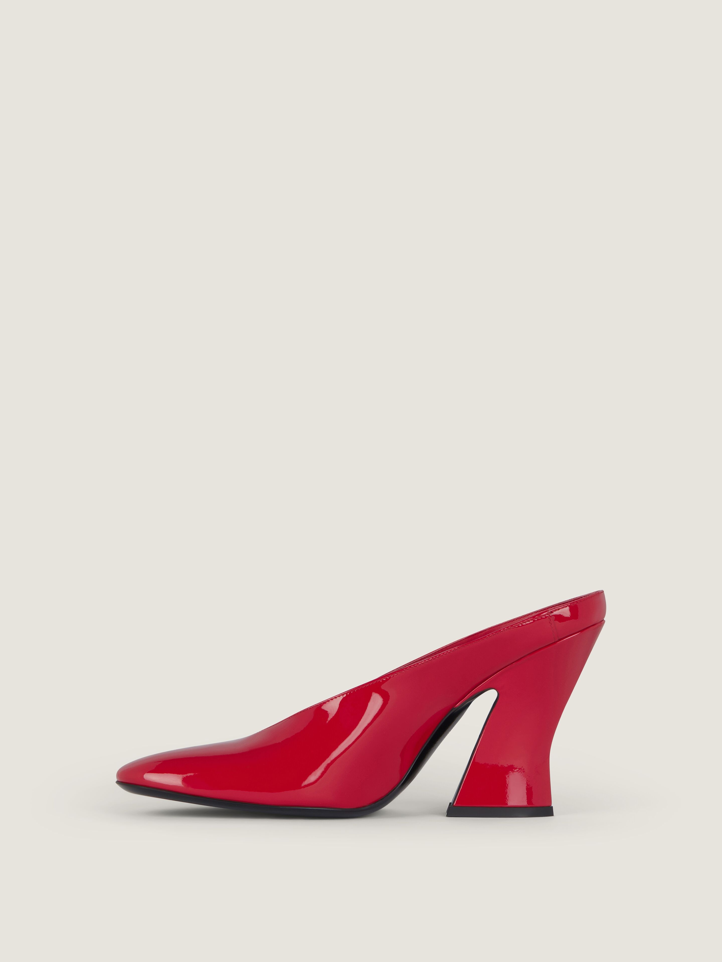 GIVENCHY ◆ バックストラップ レザーミュール GIVENCHY Buckle-embellished leather sandals | NET-A-PORTER