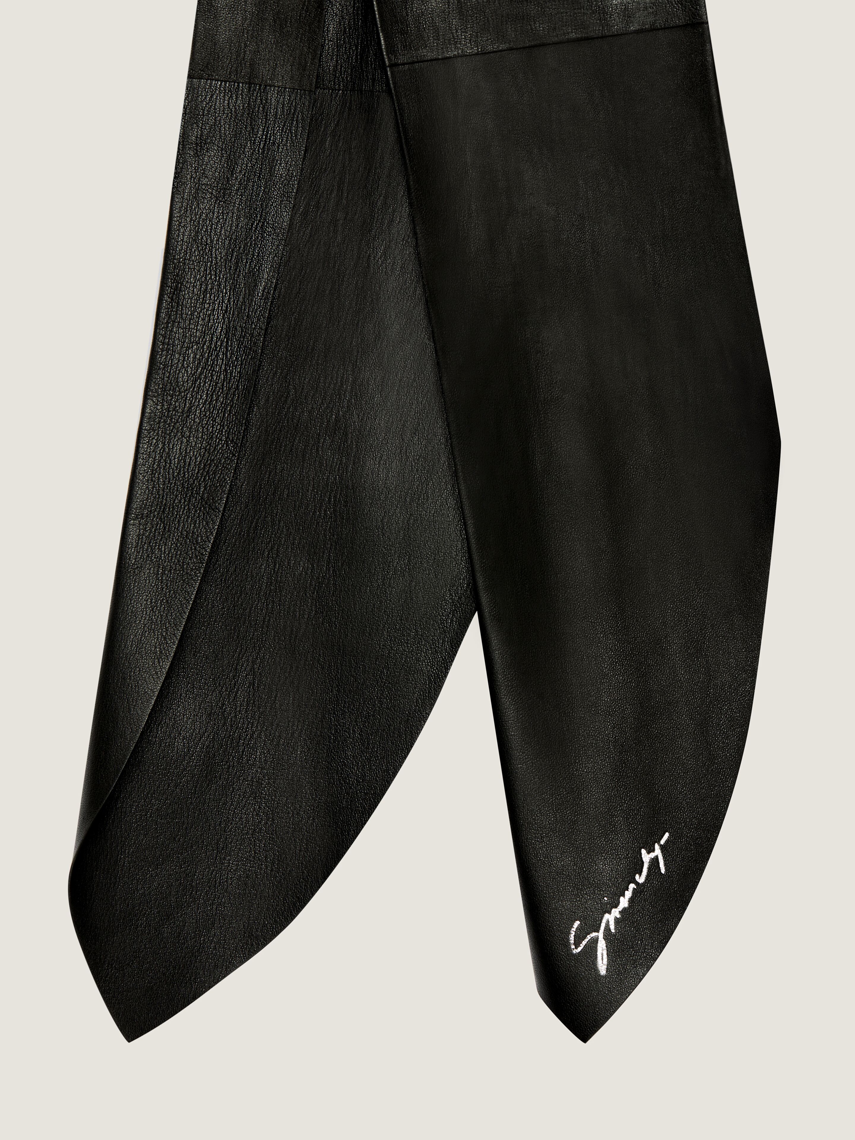Scarf in leather in - black - BWZ063604J-001 | Givenchy US