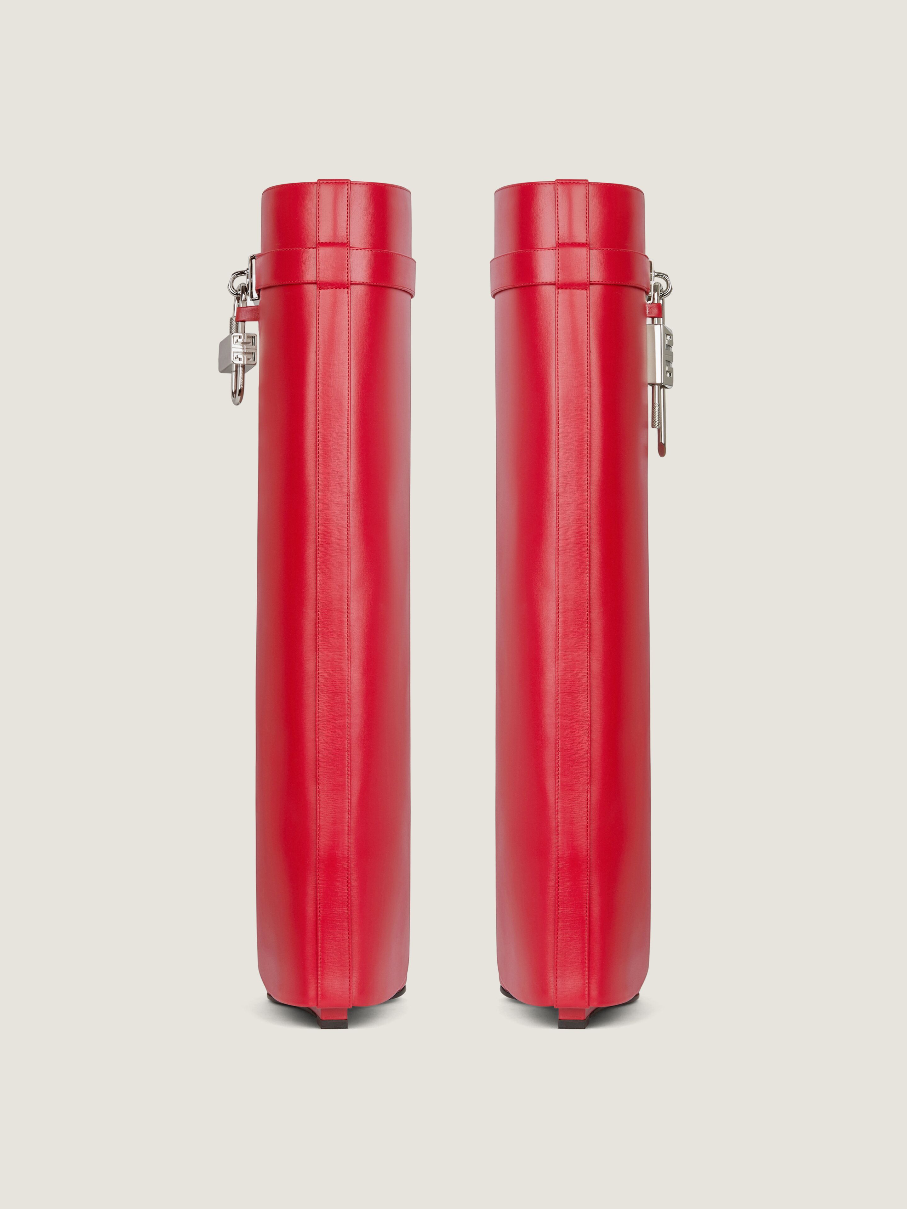Shark Lock boots wide fit in leather in - red red | Givenchy US