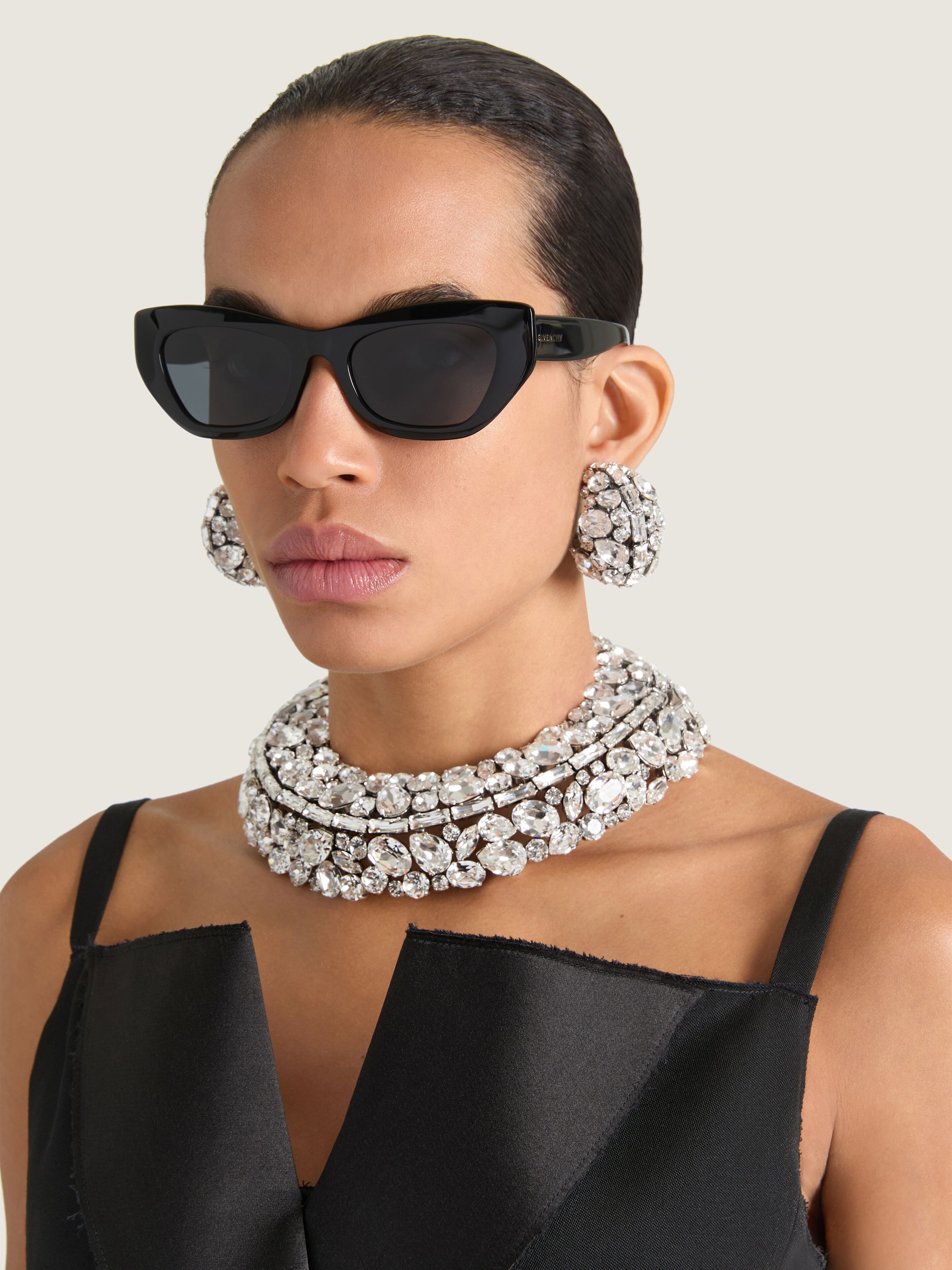 GIVENCHY 抽象クロス 黒 エナメル ネックレス 281 GIVENCHY ネックレス 