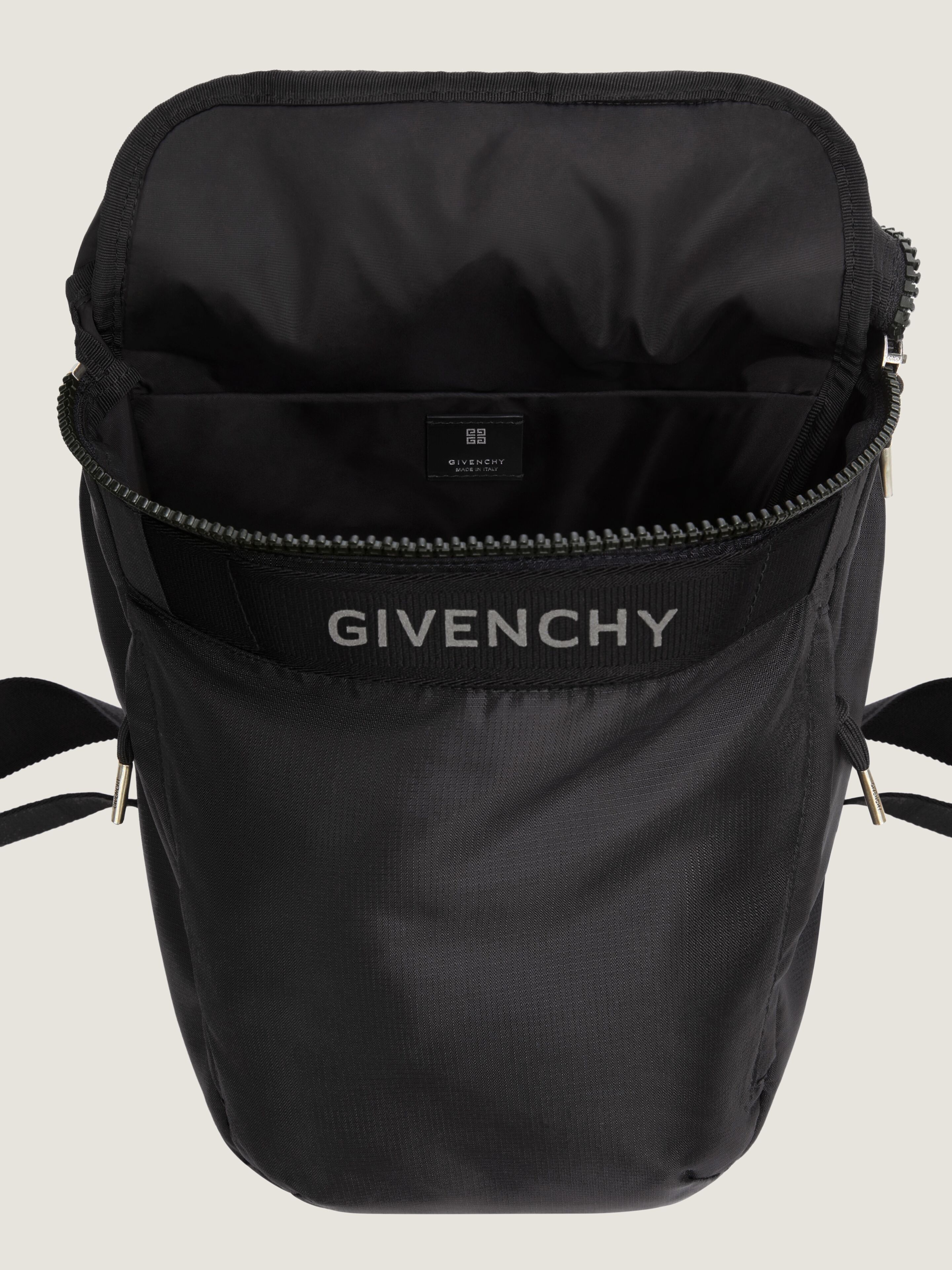 Gトレック バックパック - ブラック | GIVENCHY JP