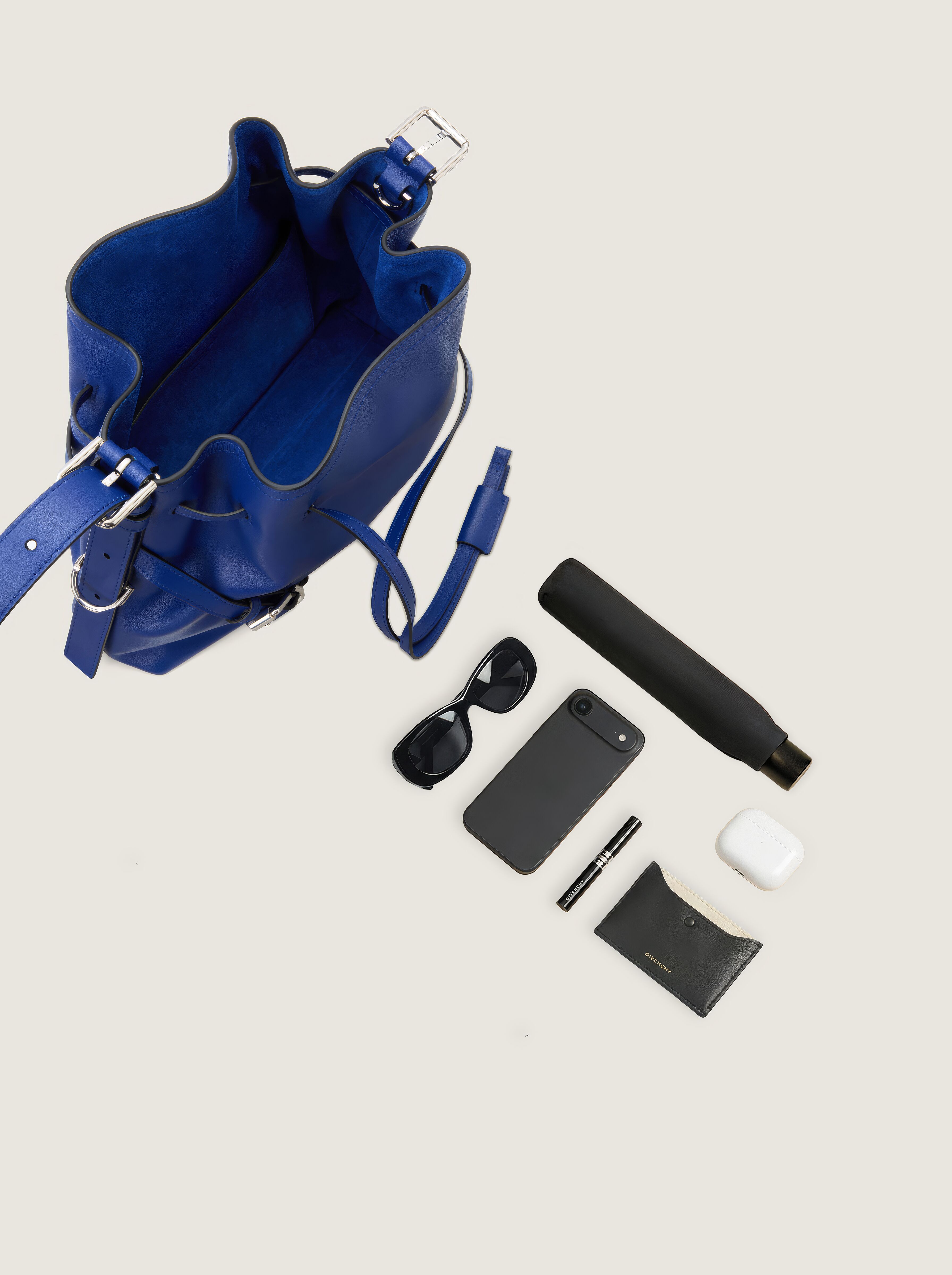 Small Voyou Bucket bag in shiny leather in - cobalt blue