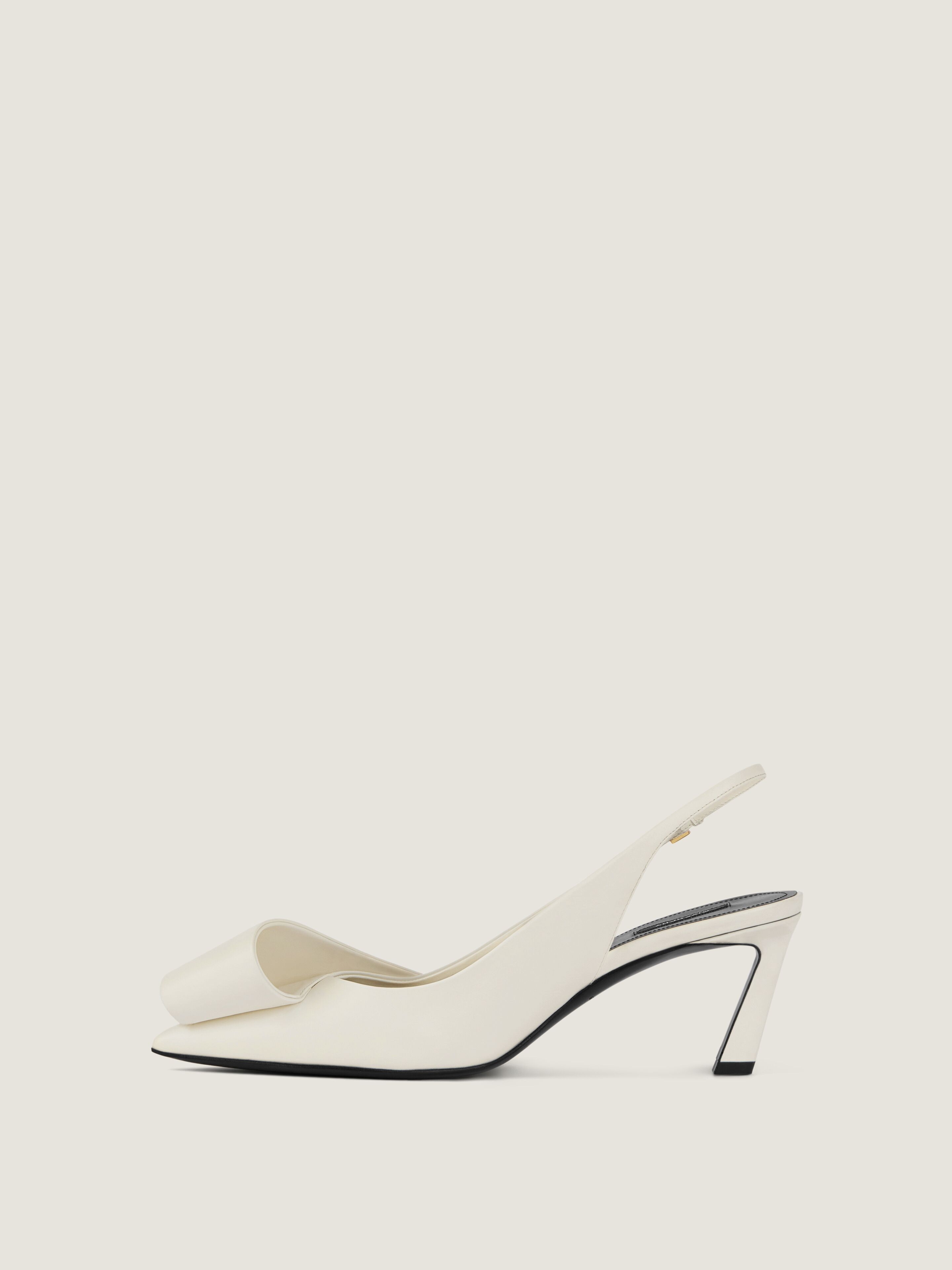 Twisted Ribbon slingbacks pumps in leather in - ivory - BE405HE1J7