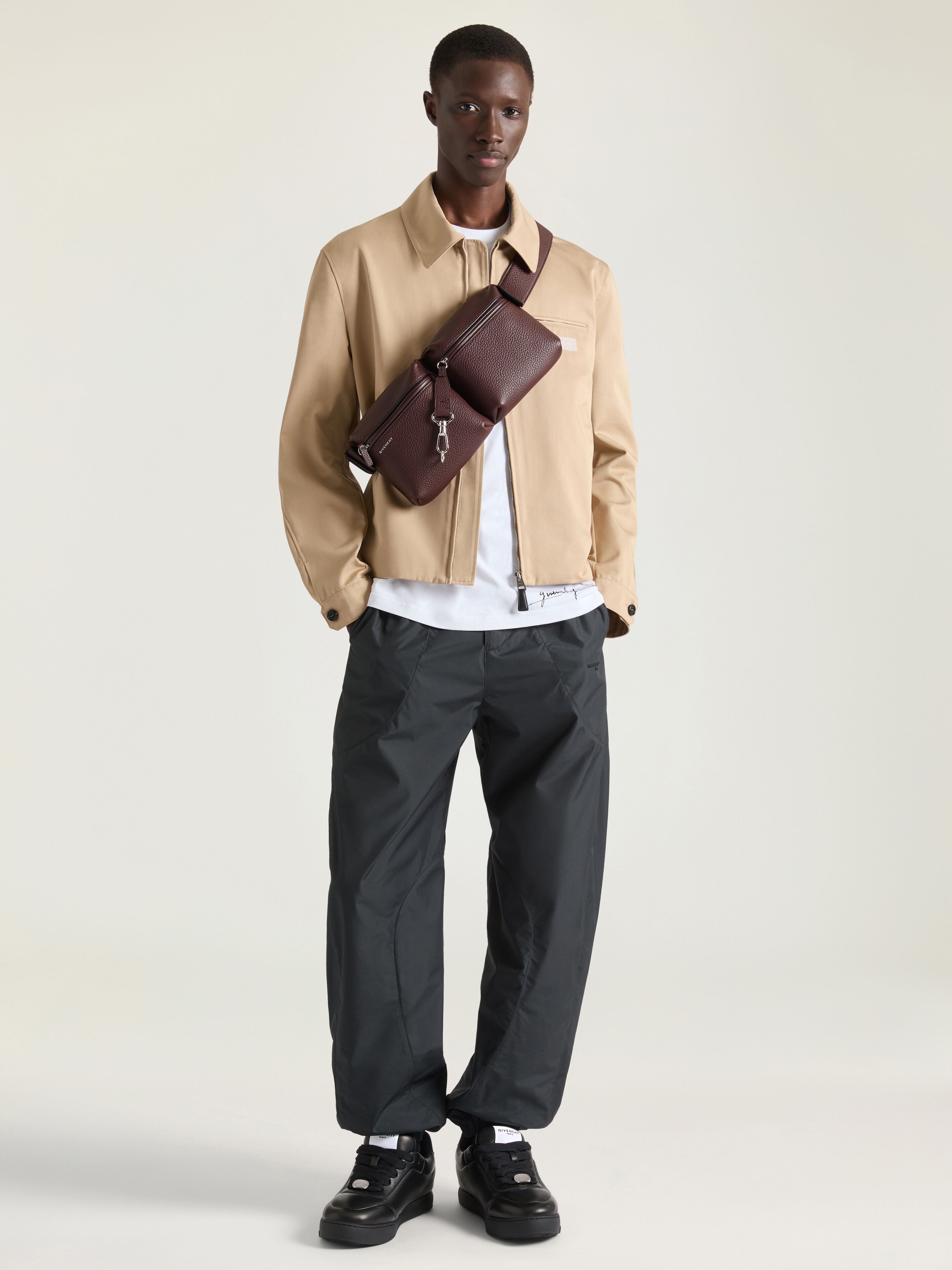 Fold belt bag in grained leather in - ebony brown - BKU05HB2GY-202