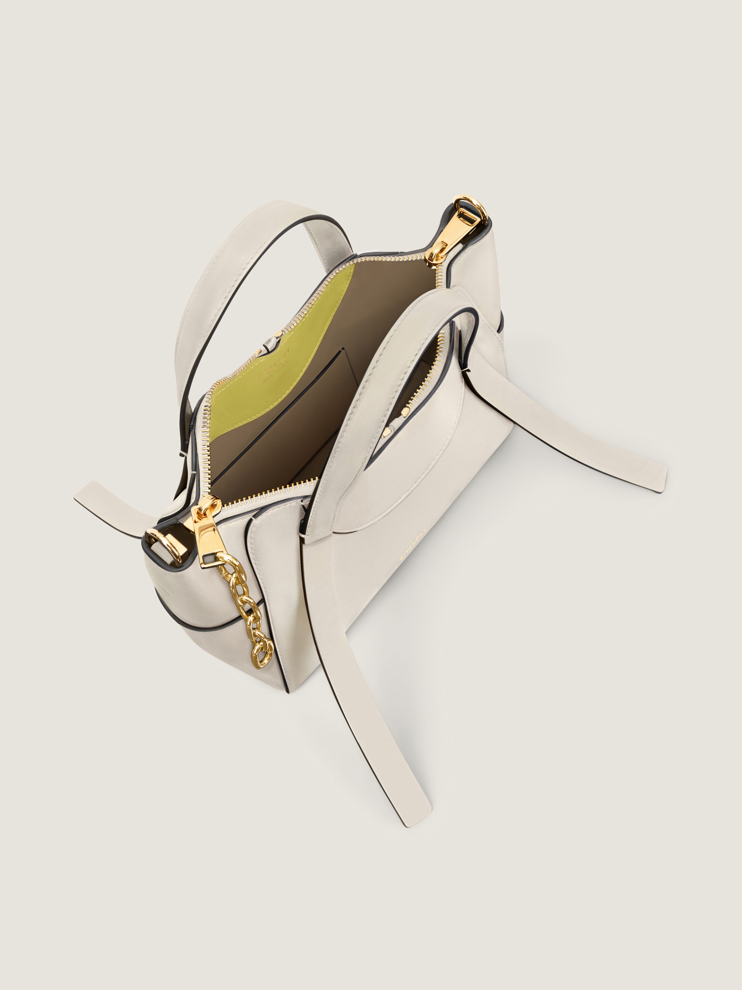 Small The Snatch bag in grained leather in - cream - BB5184B2DK