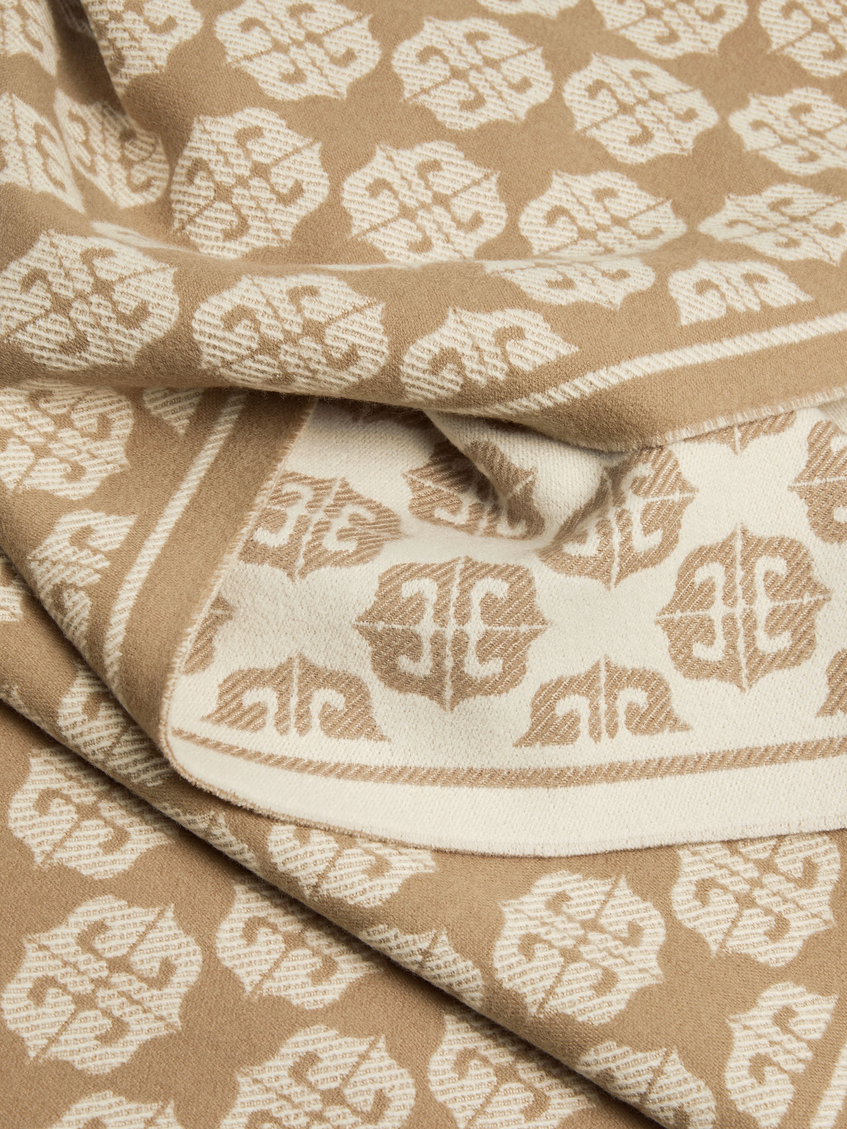 4G Liquid scarf in wool in - pumice beige | Givenchy US
