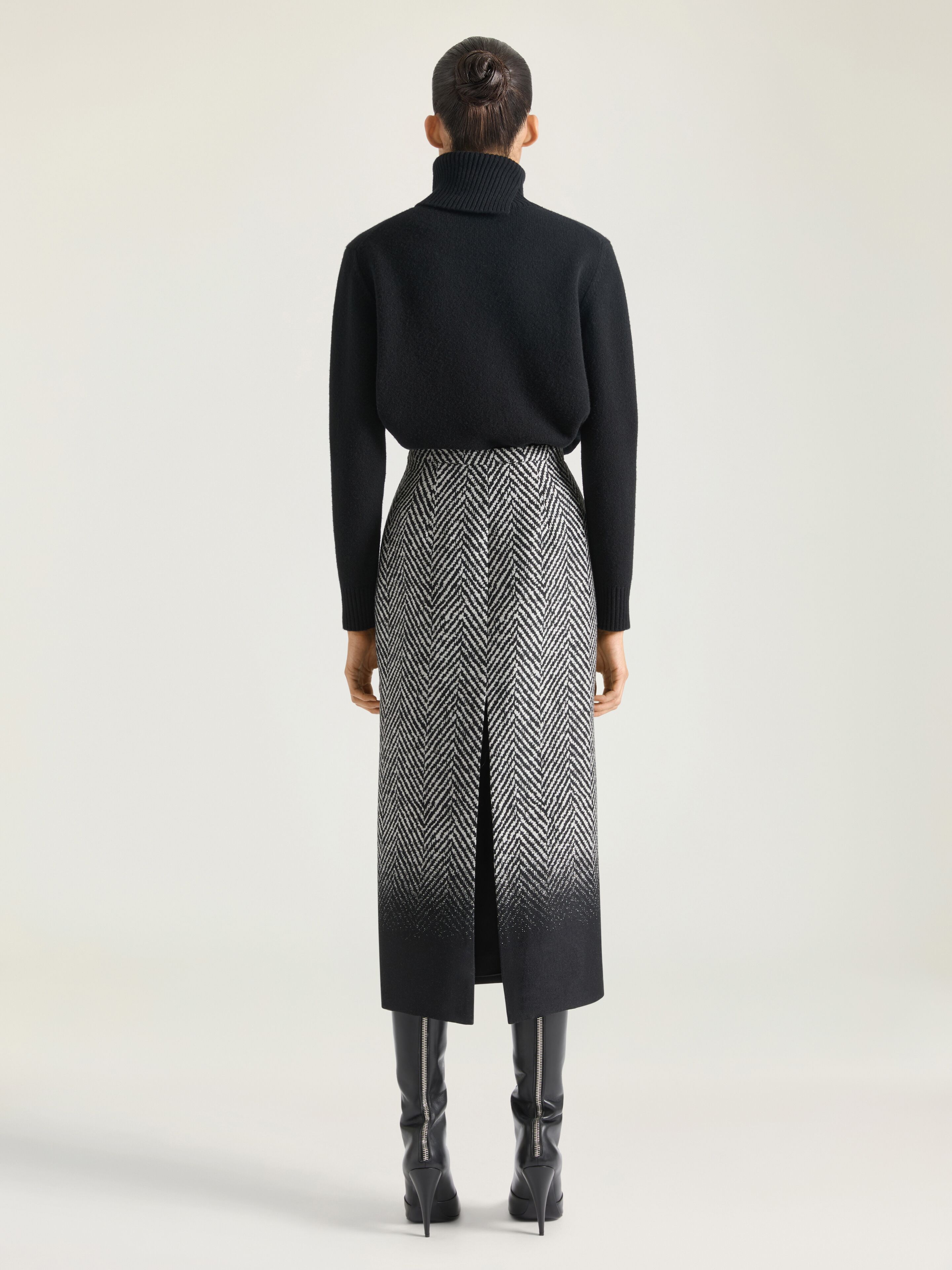 Turtleneck sweater in wool cashmere with GIVENCHY signature in