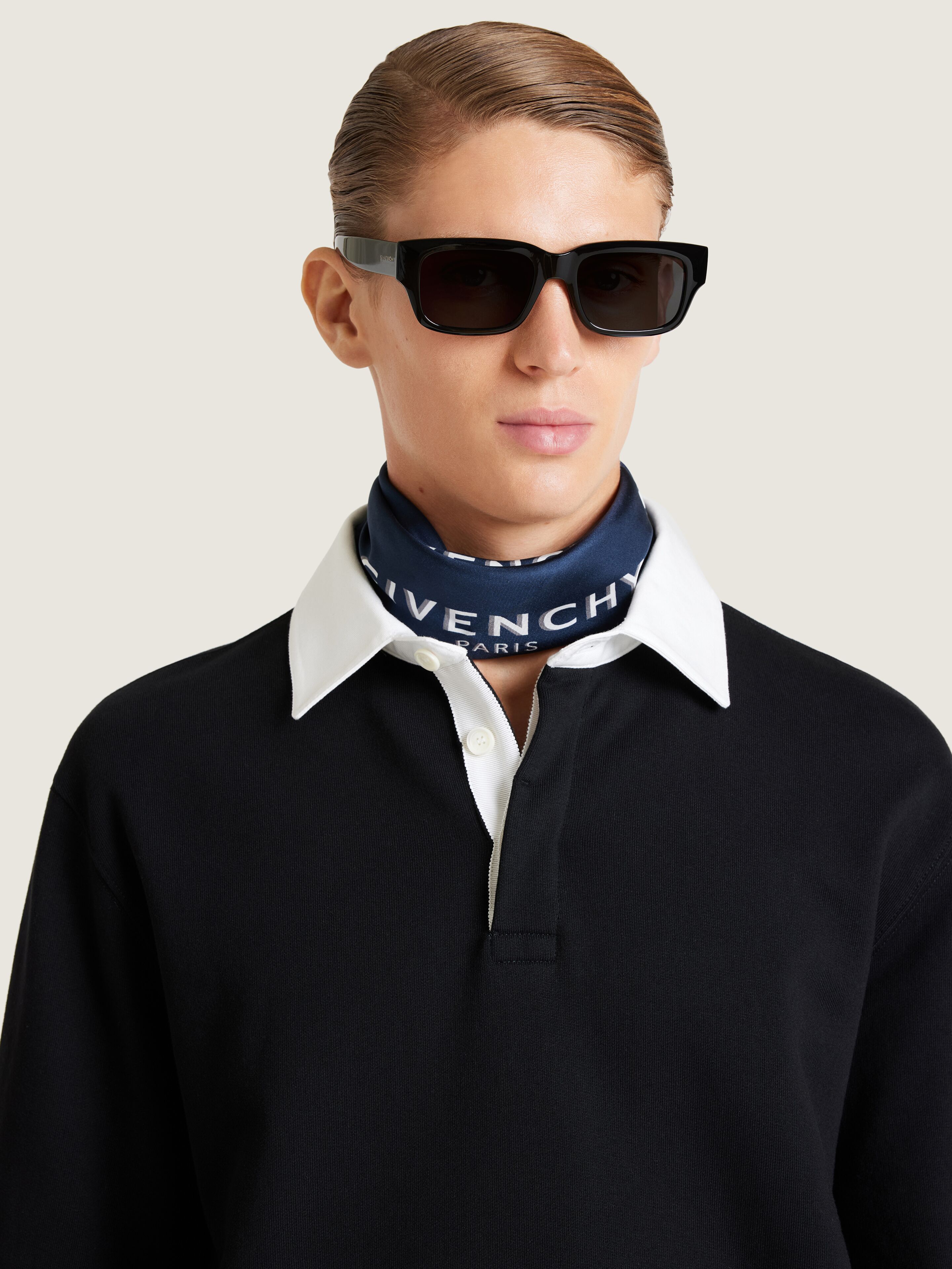 Givenchyシャドゥ スモール シルク スカーフ - ネイビー BP00FZG002