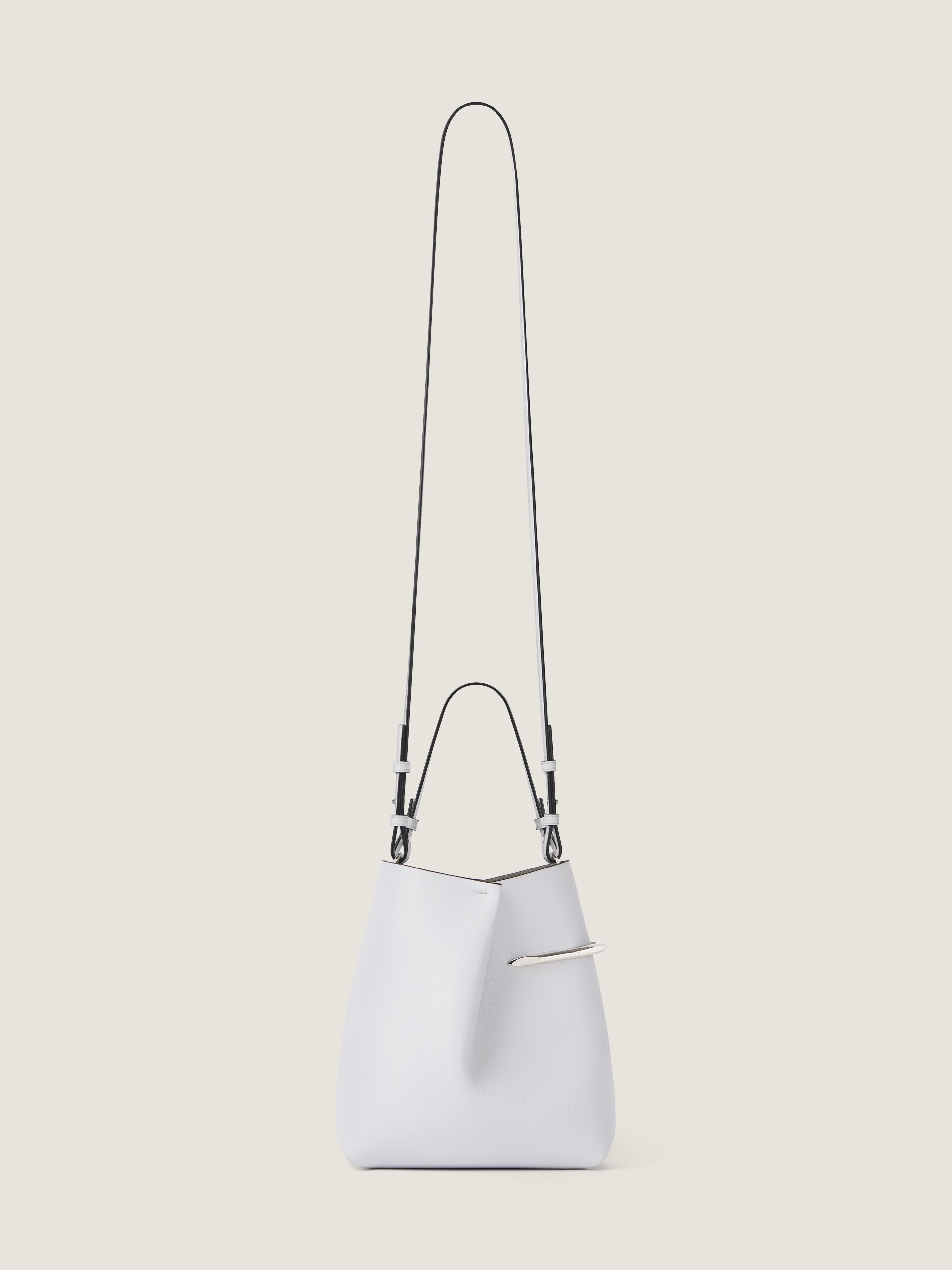 Pinch Me pouch in nappa leather in - cloud grey - BB516JB2EK-057