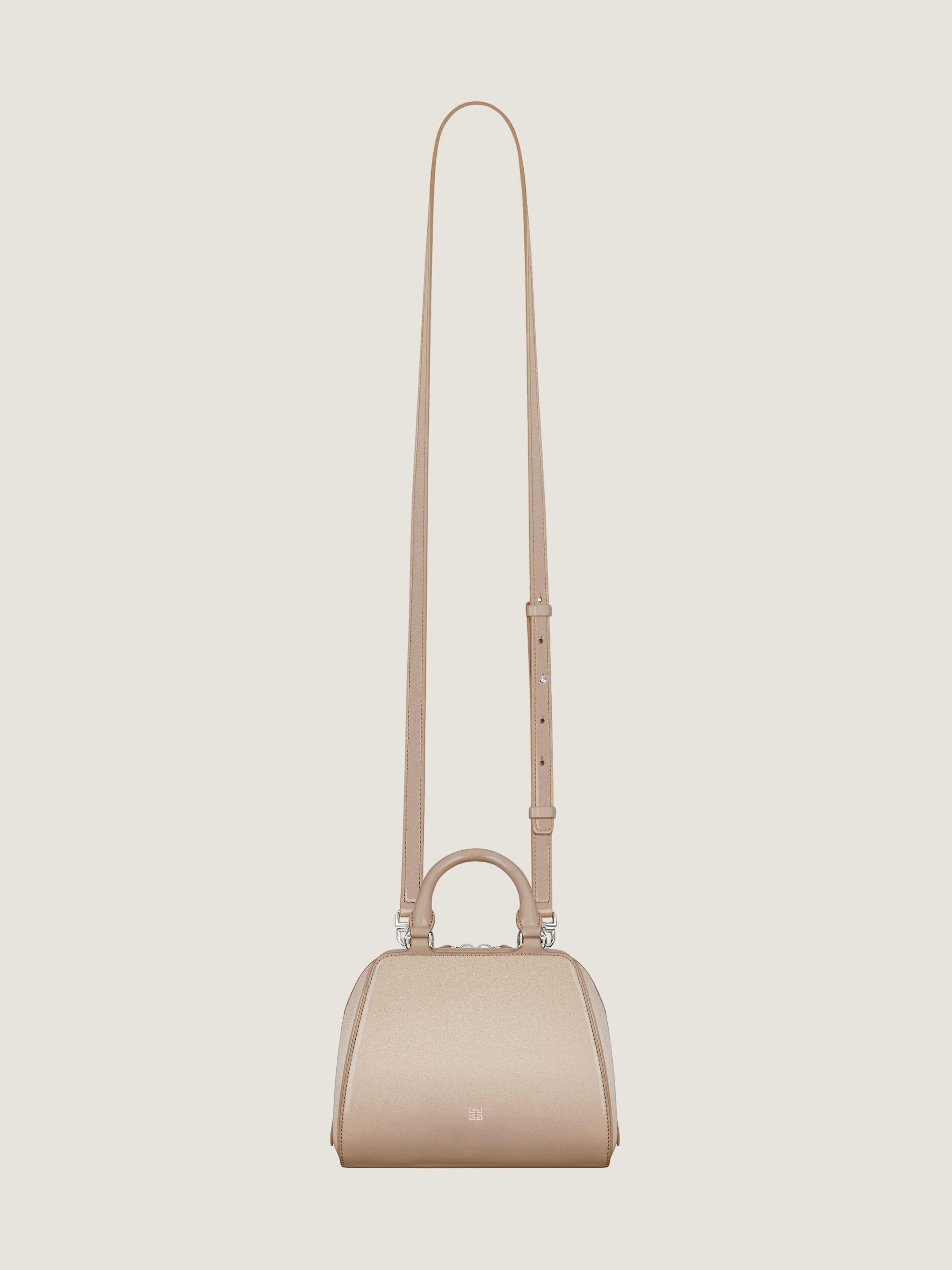 GIVENCHY ナノアンティコナキュフハック BB50ZUB1Q9 070 Nano Antigona Cube bag in pearly leather in - skin | Givenchy ES