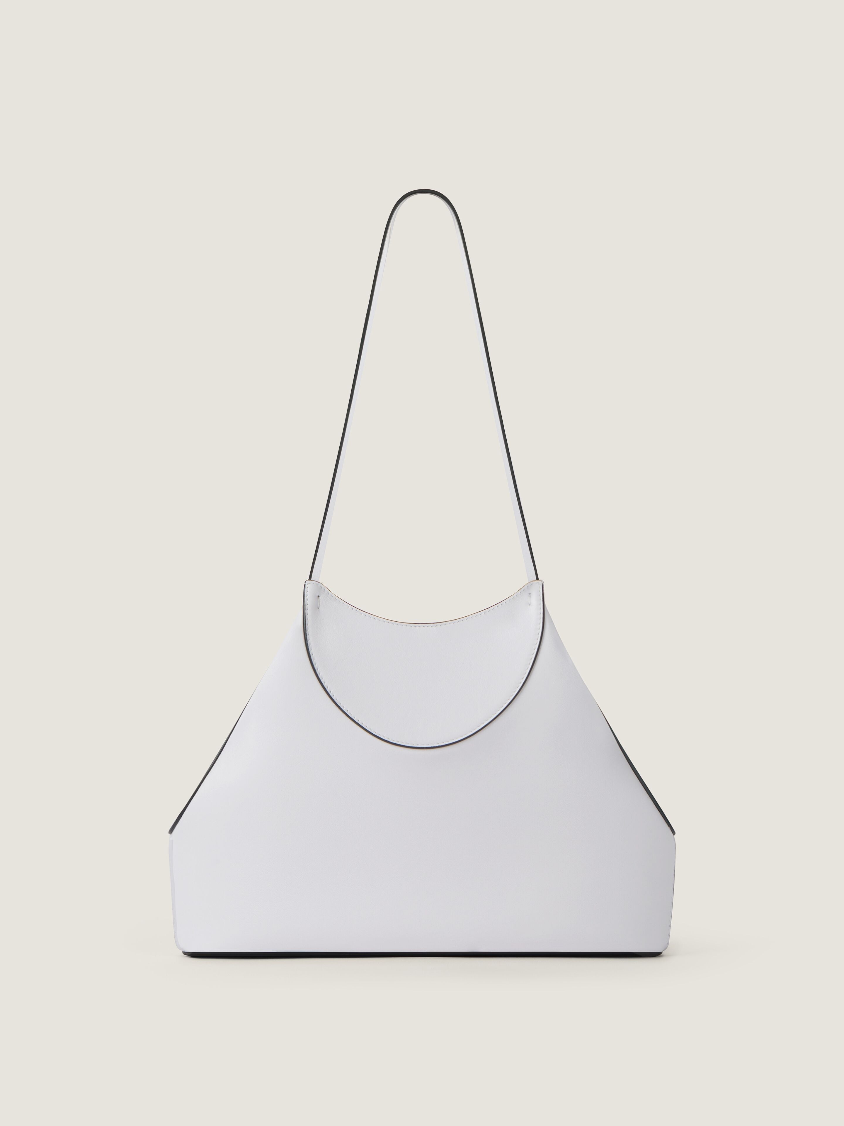 【____ 】The Bagmati LIC TOTE BAG Small Facet tote bag in grained leather in - cloud grey