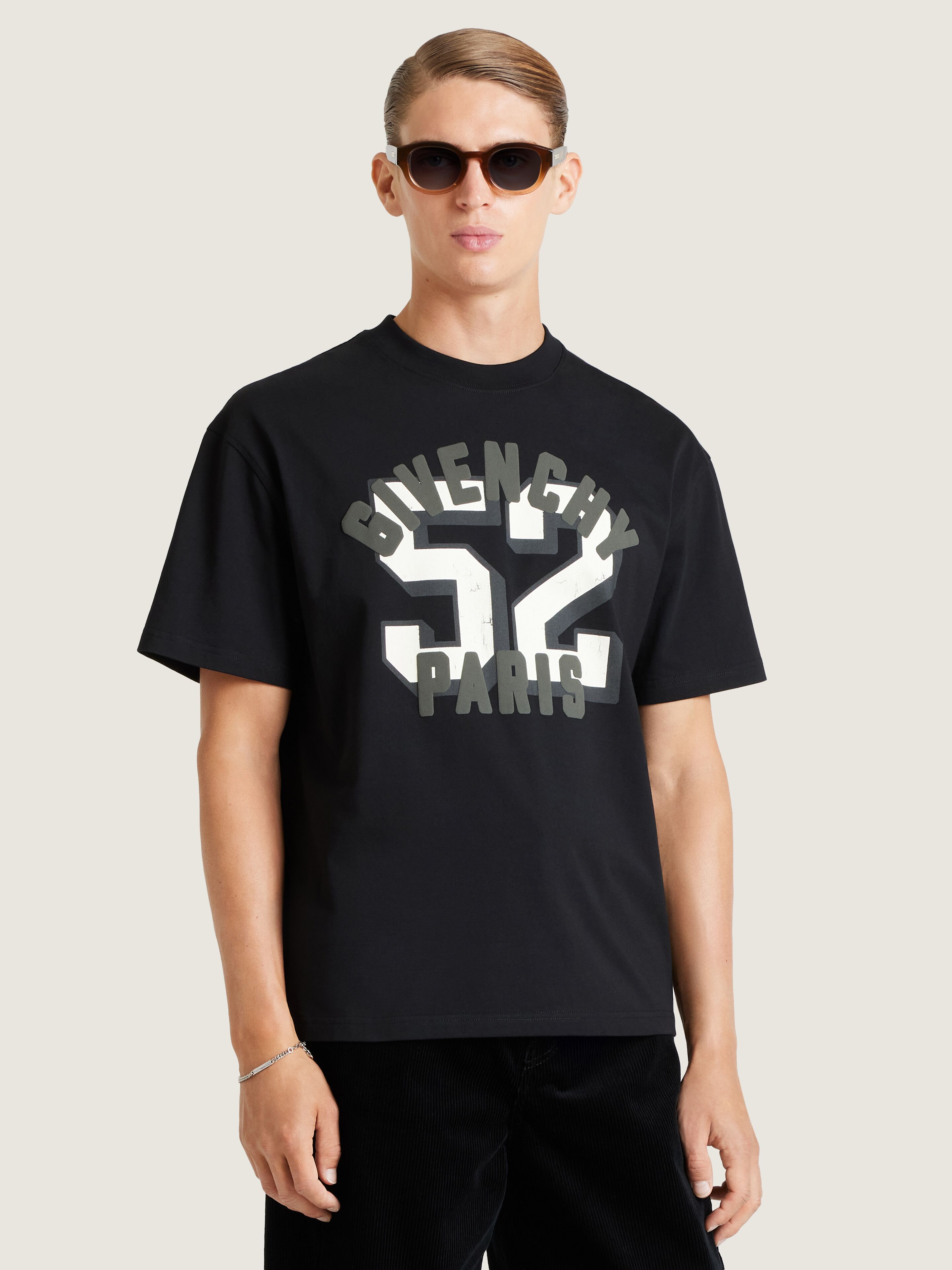 Boxy-fit t-shirt in cotton with Givenchy Paris 52 print | Givenchy