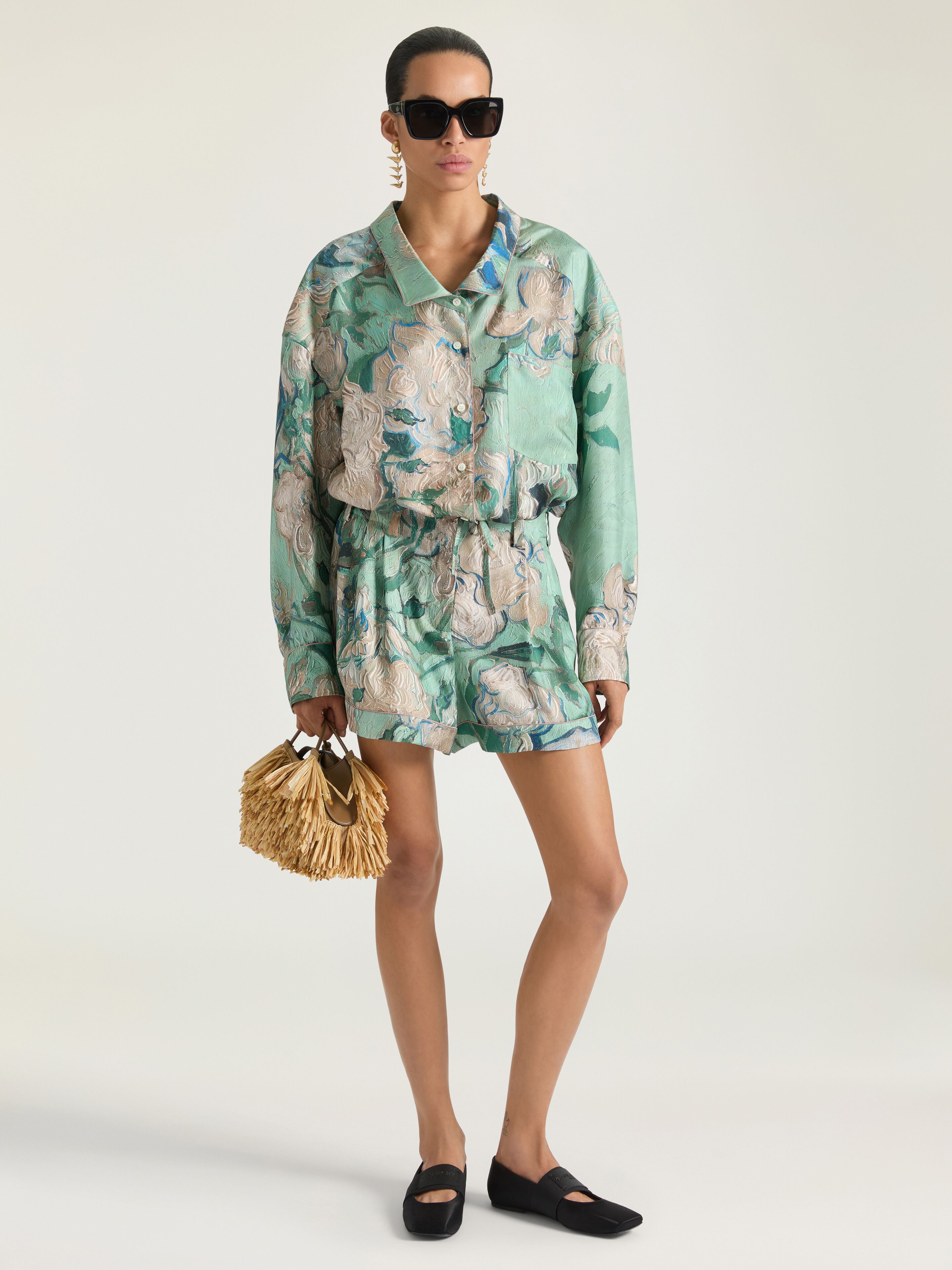 Cropped shirt in silk with Roses print in - mint green