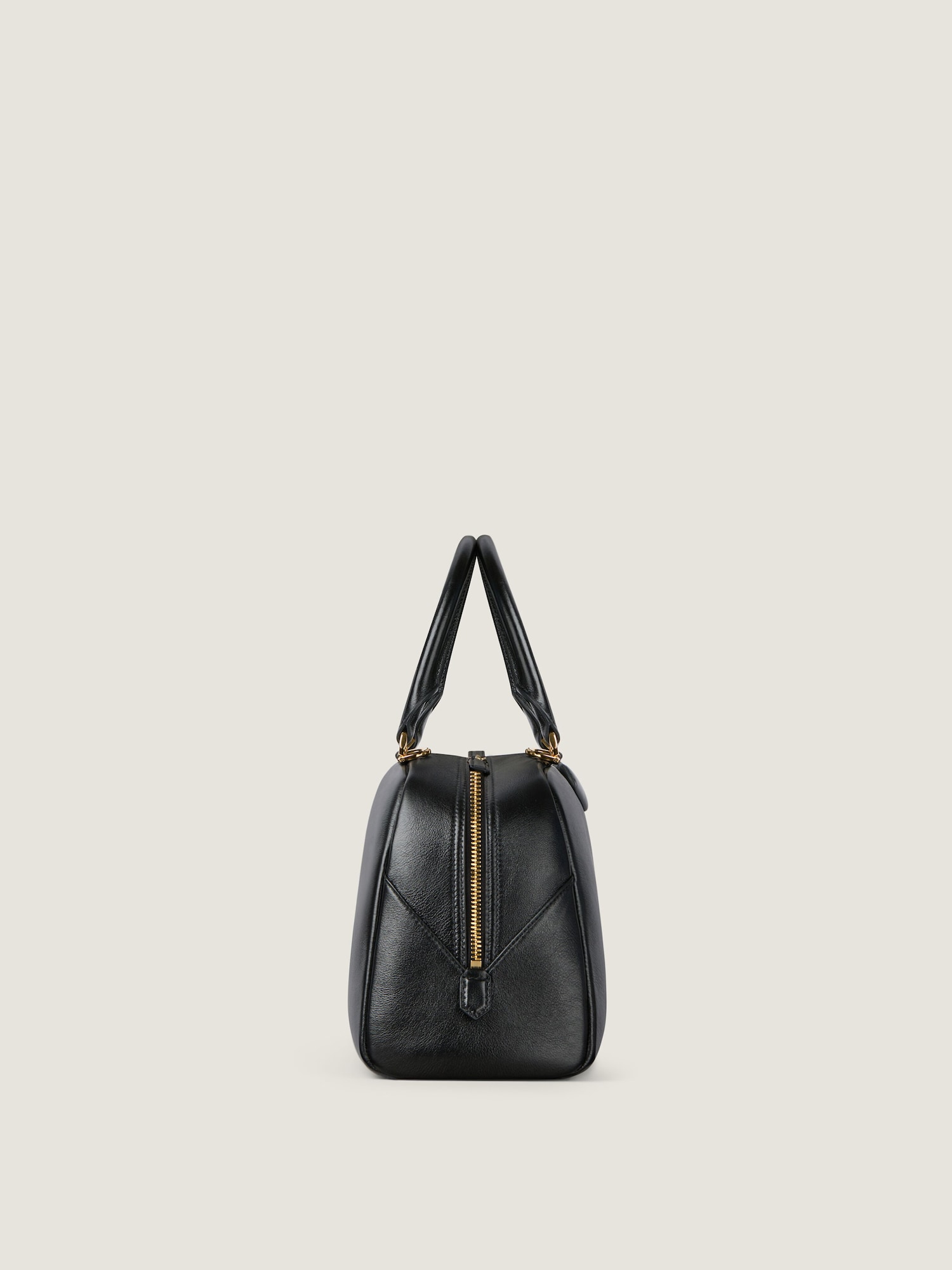 Antigona East-West Bowling Bag aus genarbtem Leder 3