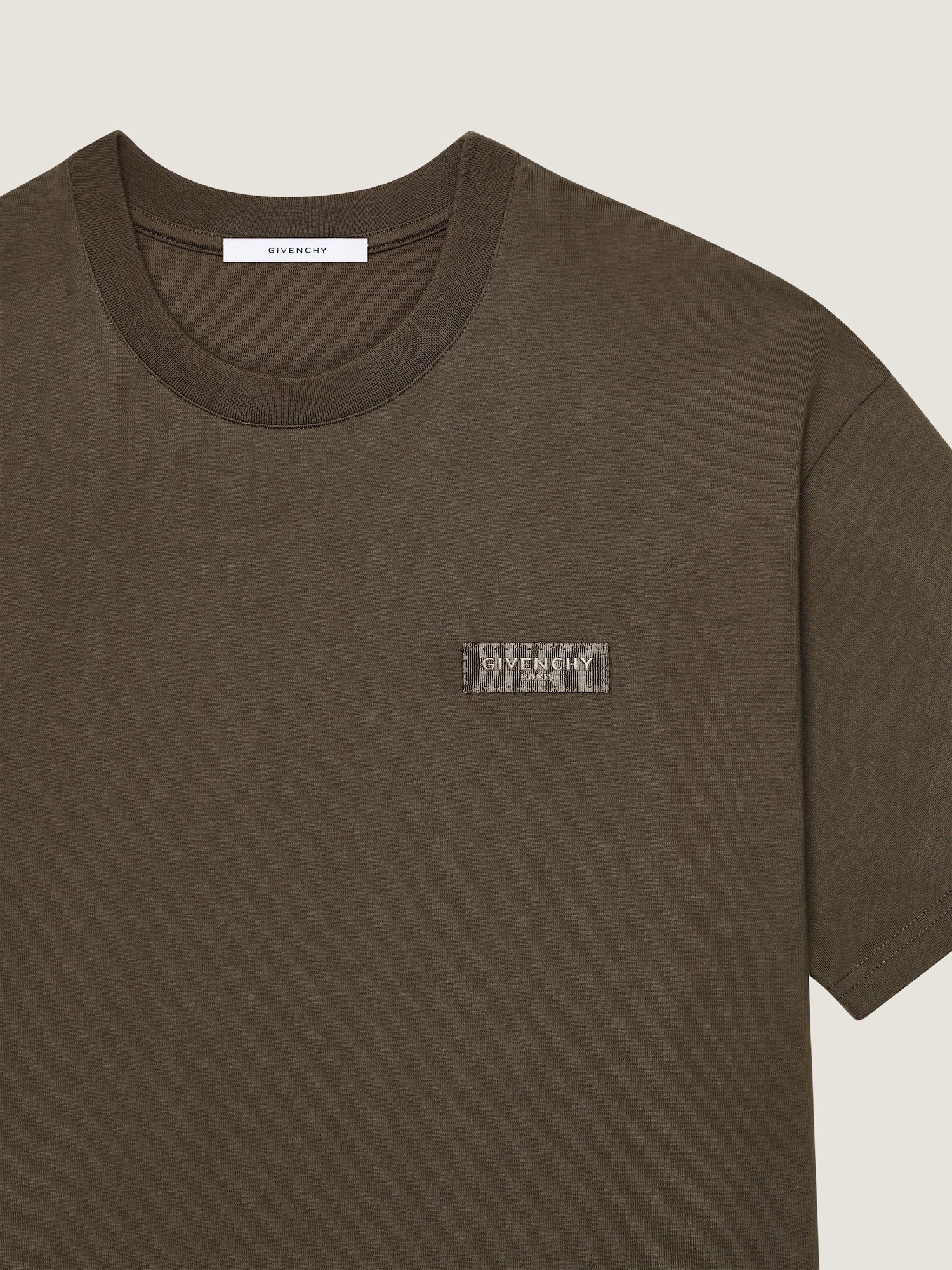 T-shirt in cotton with Givenchy Paris gros grain in - ebony brown 