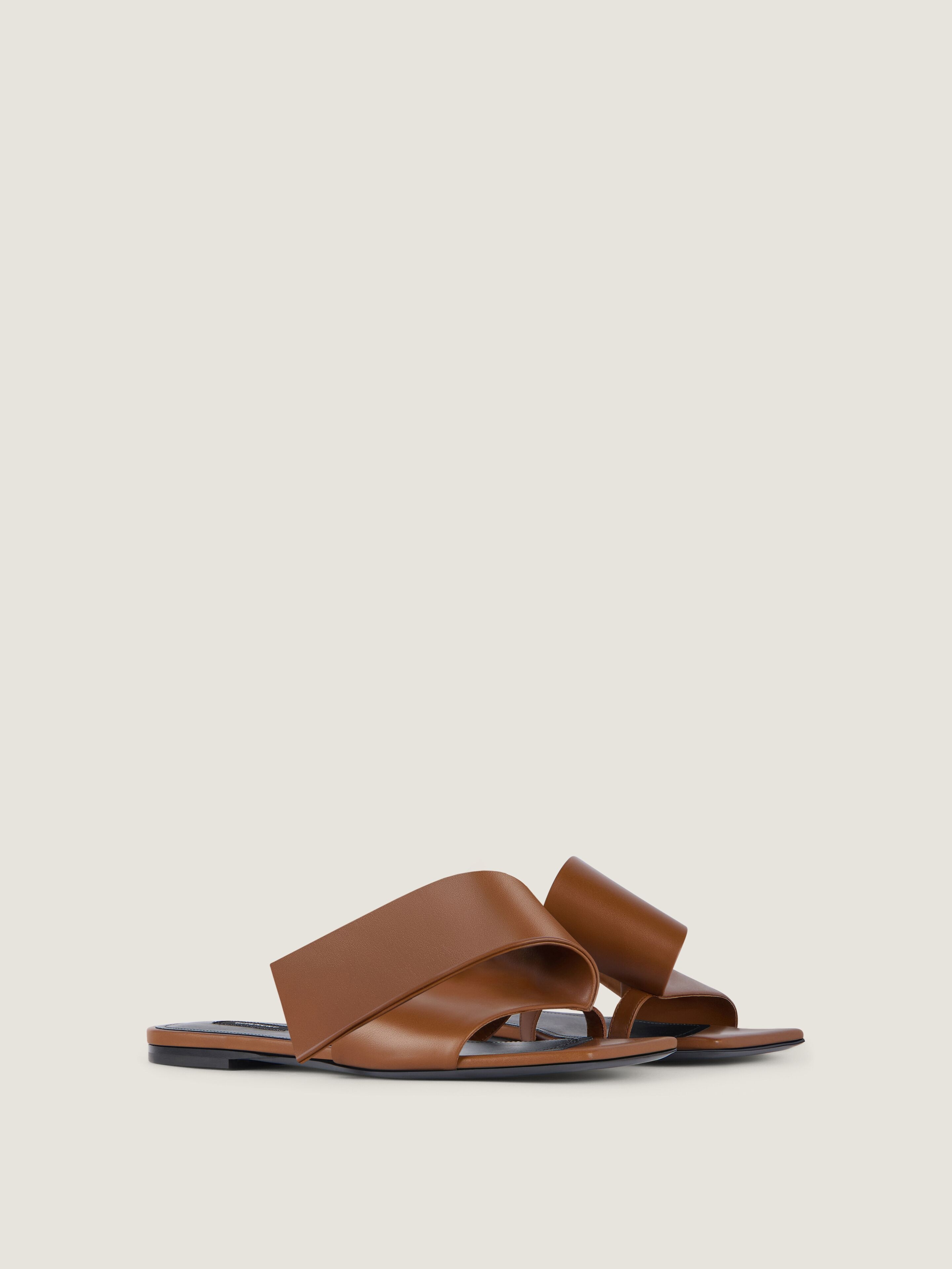 Sliced Square flat sandals in leather in - tan - BE30AHE1J7-913