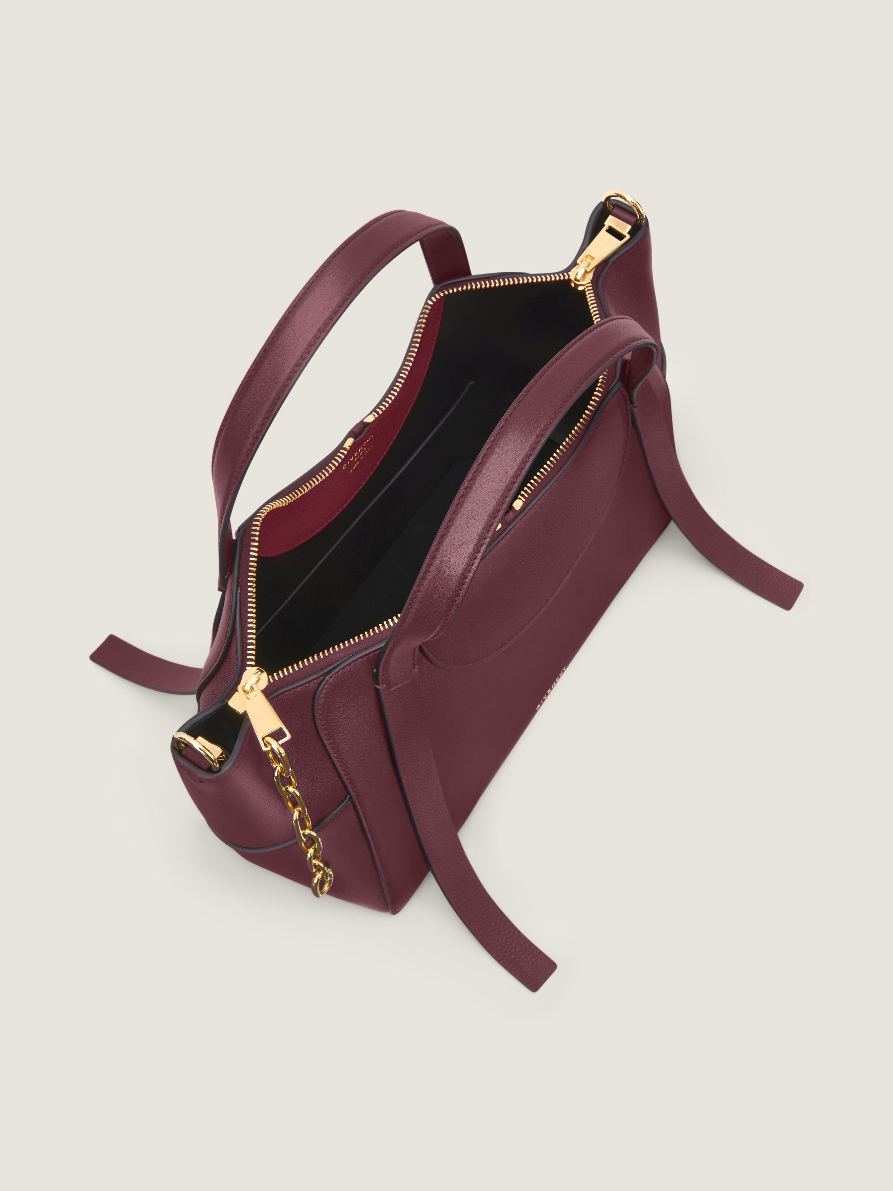 89chan Medium The Snatch bag in grained leather | Givenchy US | Givenchy